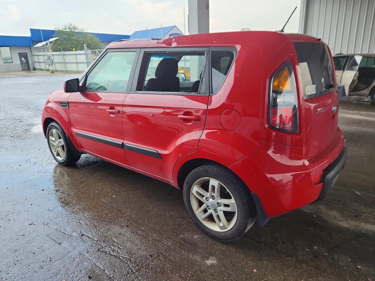 2011 Kia Soul + Красный vin: KNDJT2A26B7319775