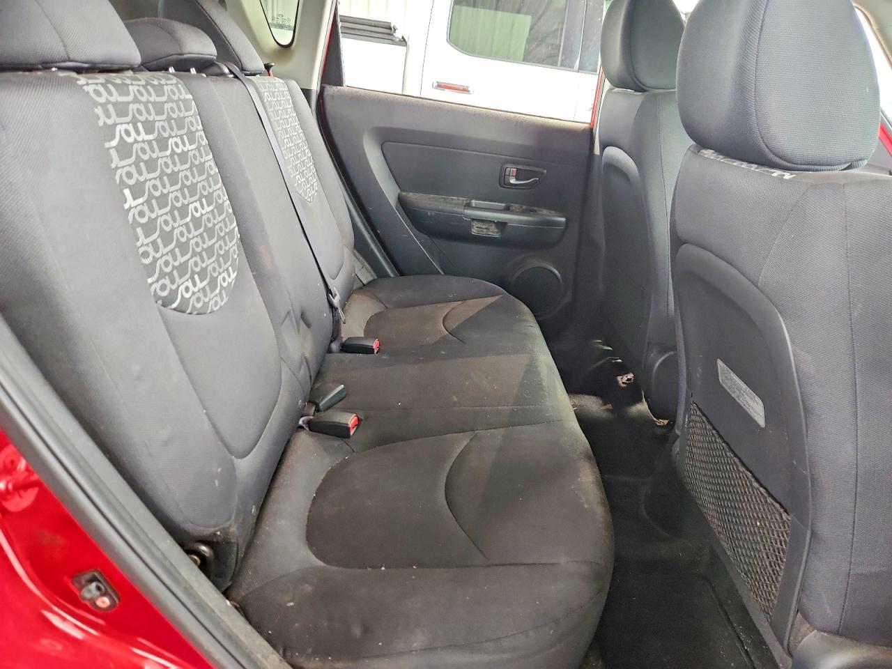 2011 Kia Soul + Красный vin: KNDJT2A26B7319775