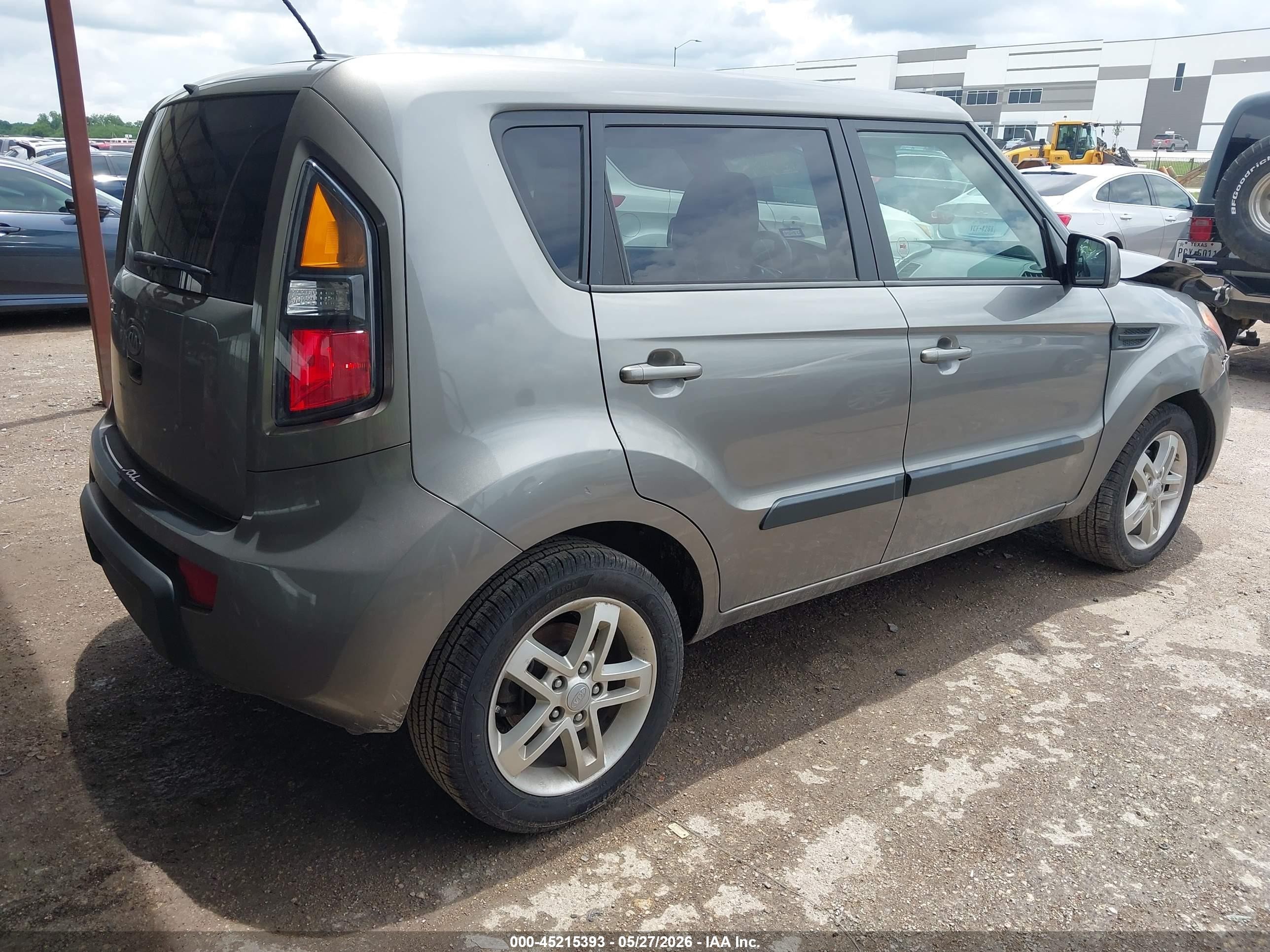 2011 Kia Soul + Gray vin: KNDJT2A26B7340402
