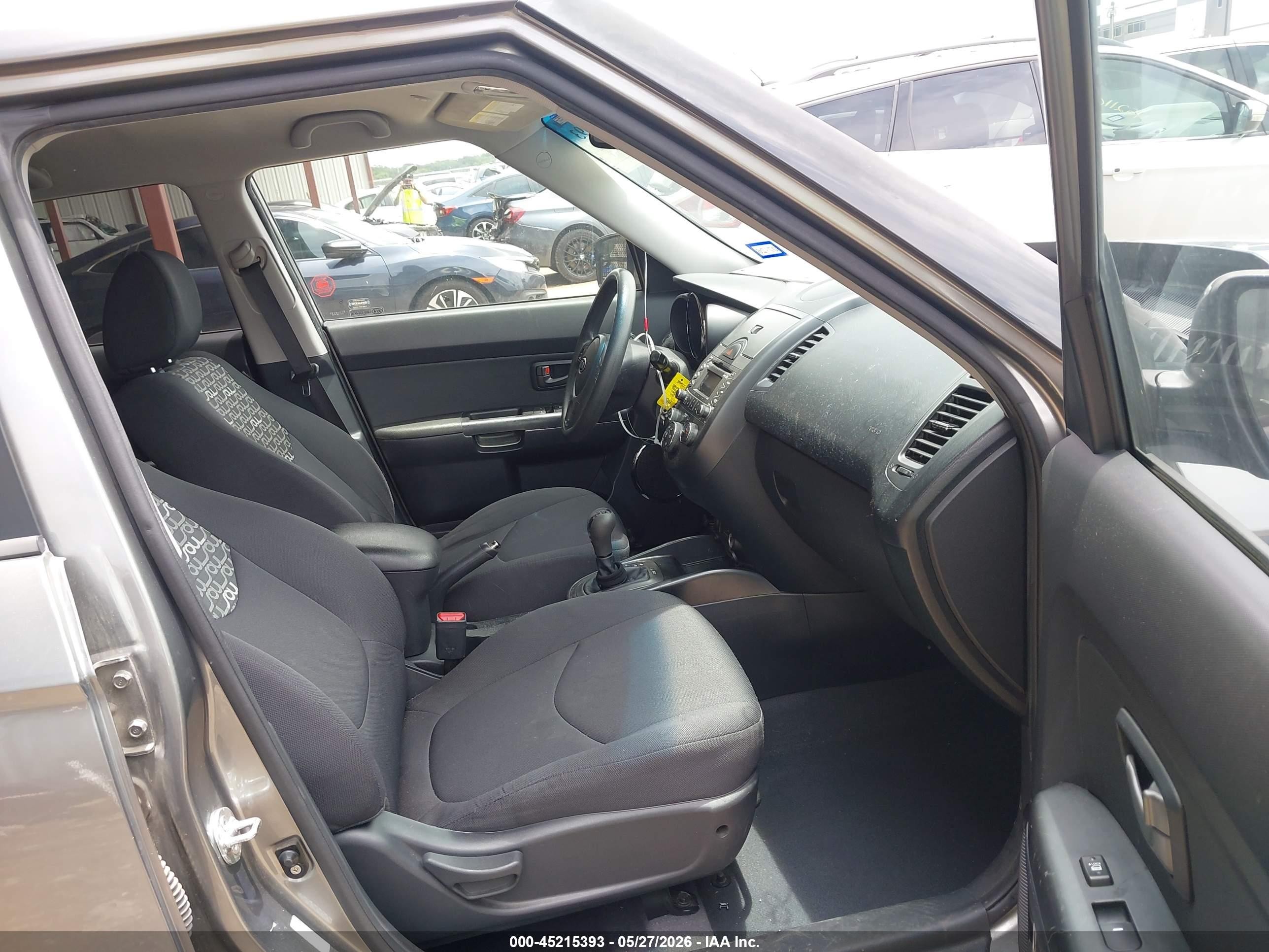 2011 Kia Soul + Gray vin: KNDJT2A26B7340402