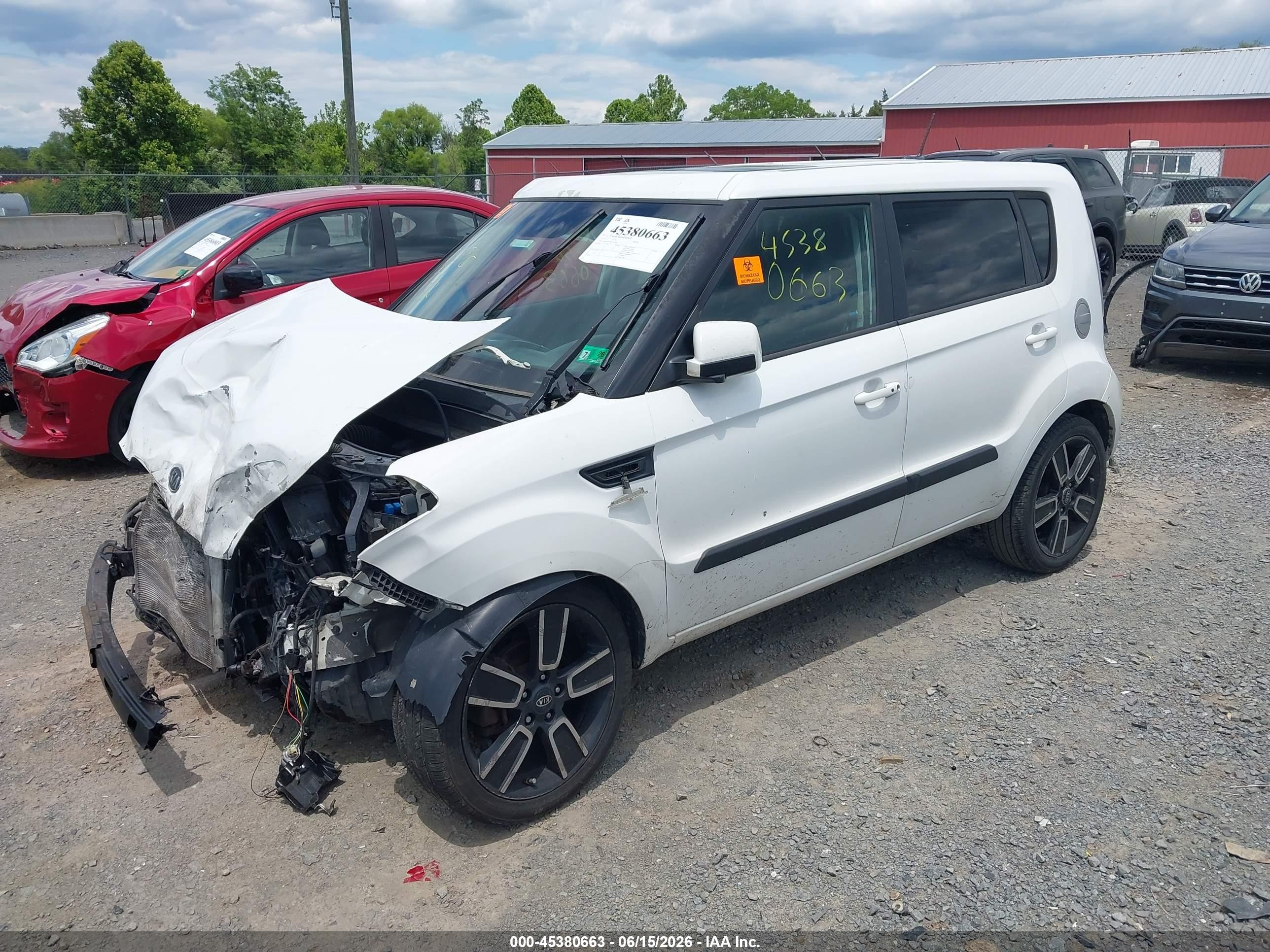 2011 Kia Soul + Белый vin: KNDJT2A26B7723689