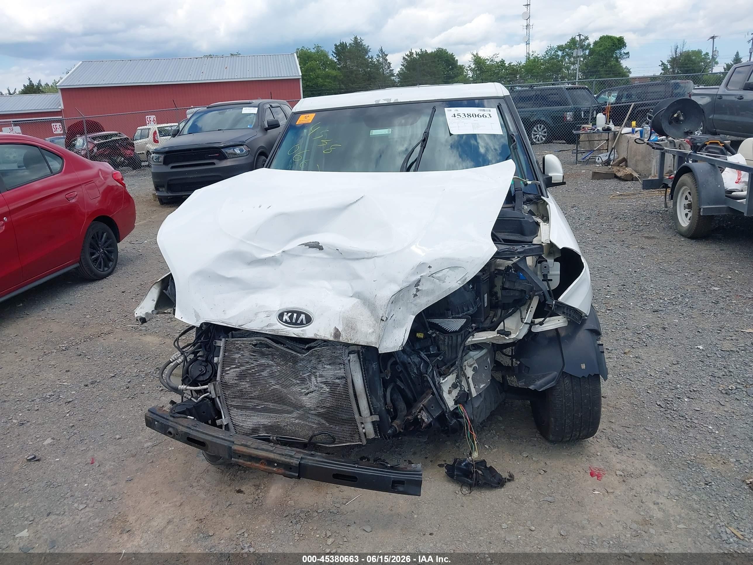 2011 Kia Soul + Белый vin: KNDJT2A26B7723689