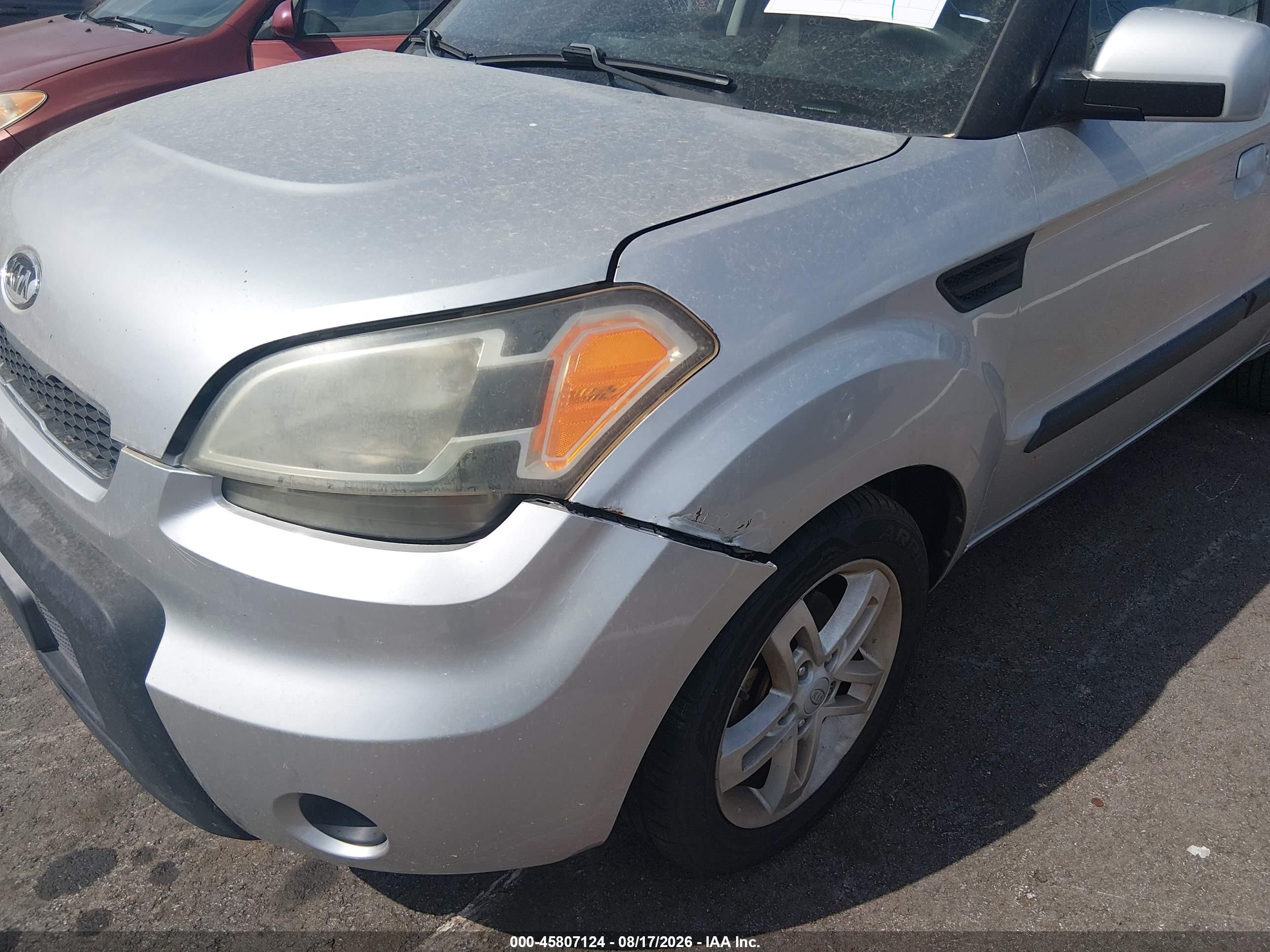 2010 Kia Soul + Серебряный vin: KNDJT2A27A7030029