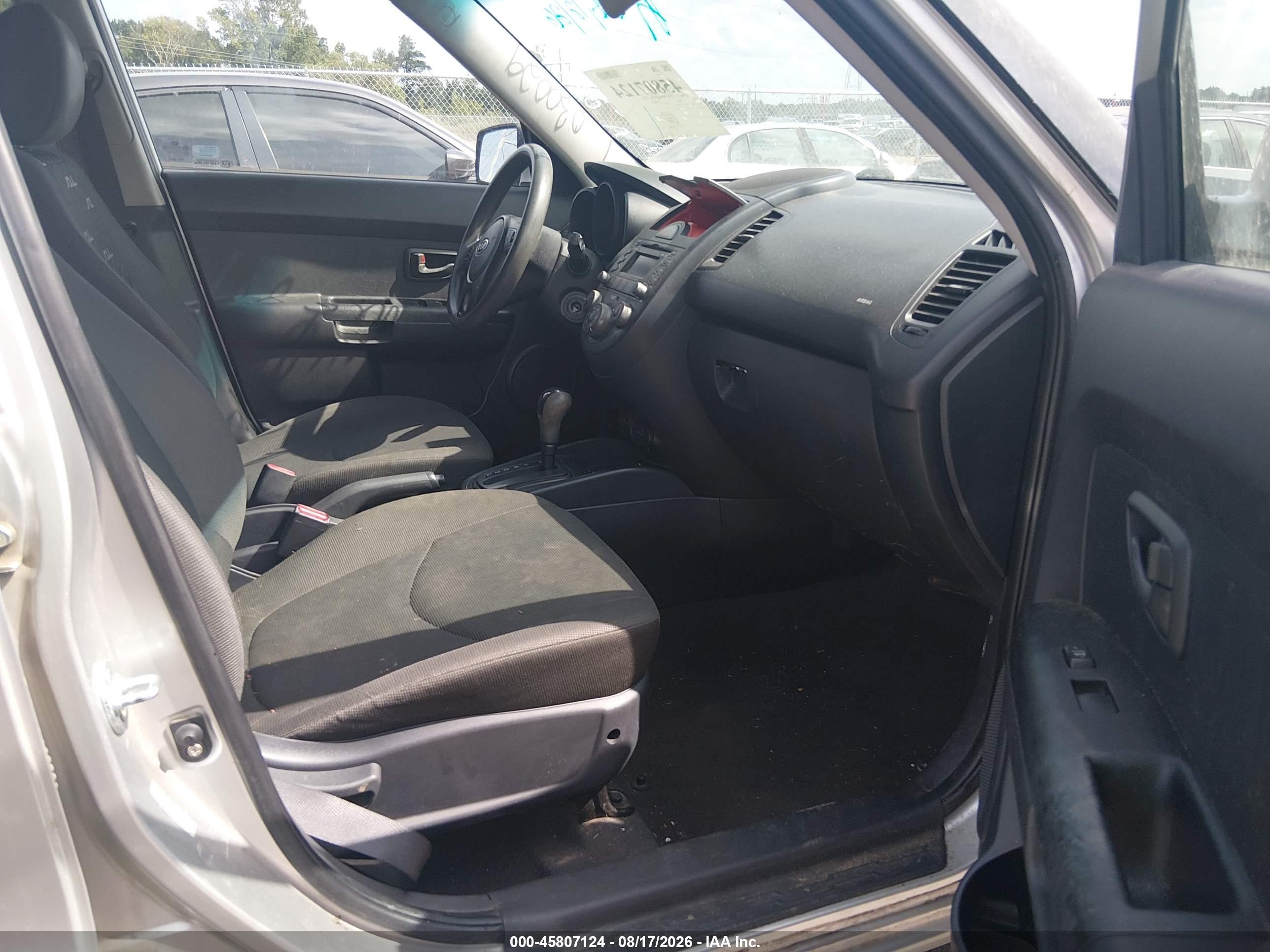 2010 Kia Soul + Серебряный vin: KNDJT2A27A7030029