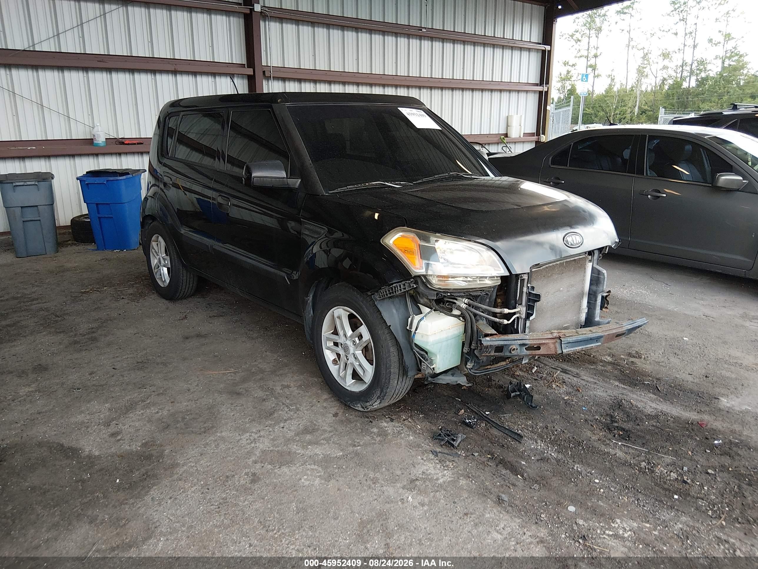 2010 Kia Soul + Black vin: KNDJT2A27A7032430