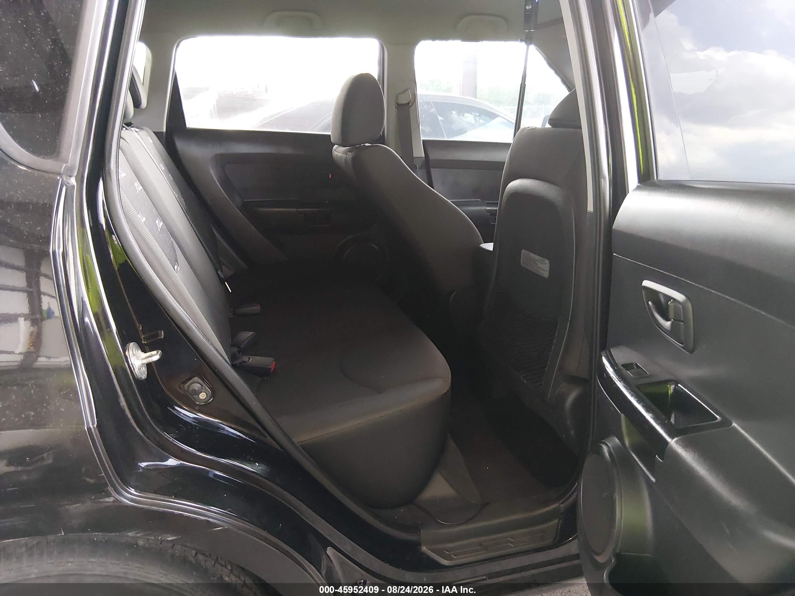 2010 Kia Soul + Black vin: KNDJT2A27A7032430