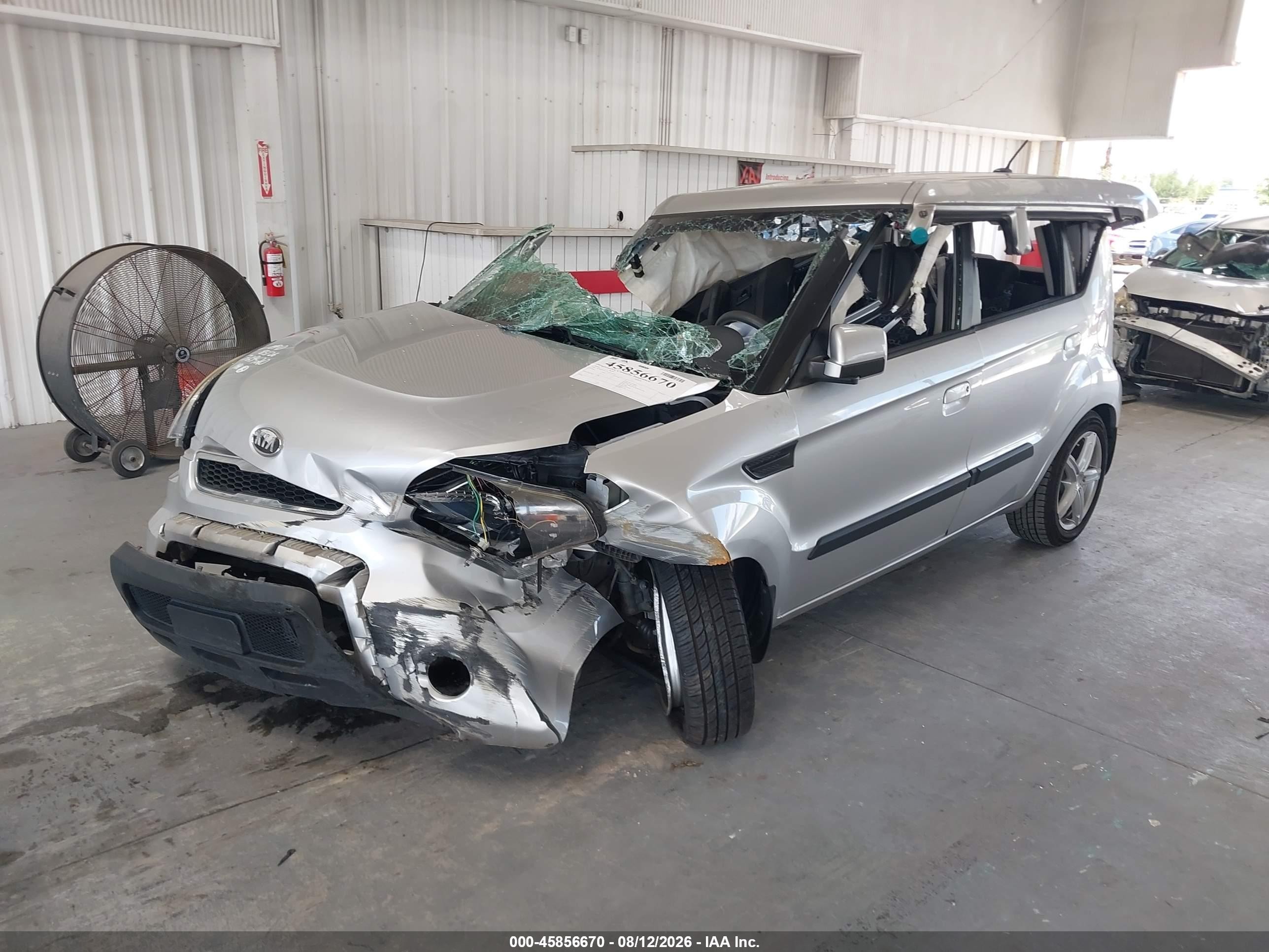 2010 Kia Soul + Серебряный vin: KNDJT2A27A7033173