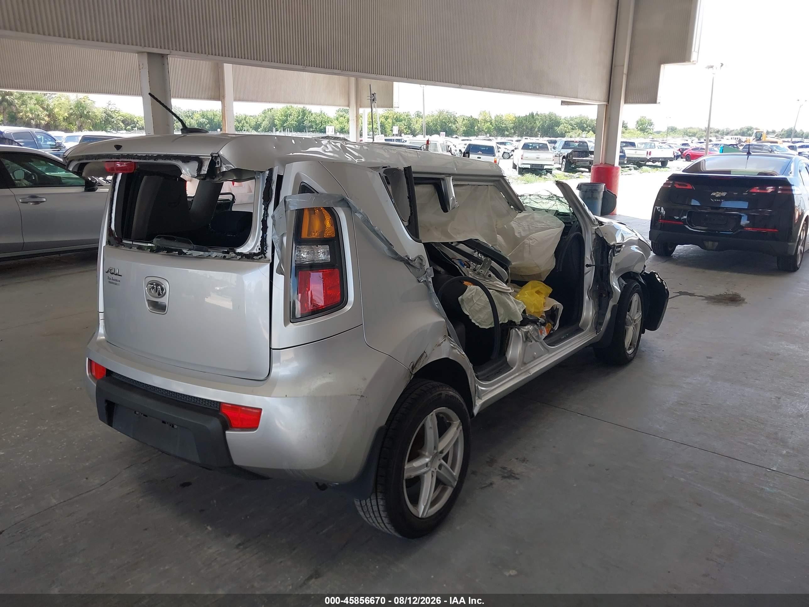2010 Kia Soul + Серебряный vin: KNDJT2A27A7033173