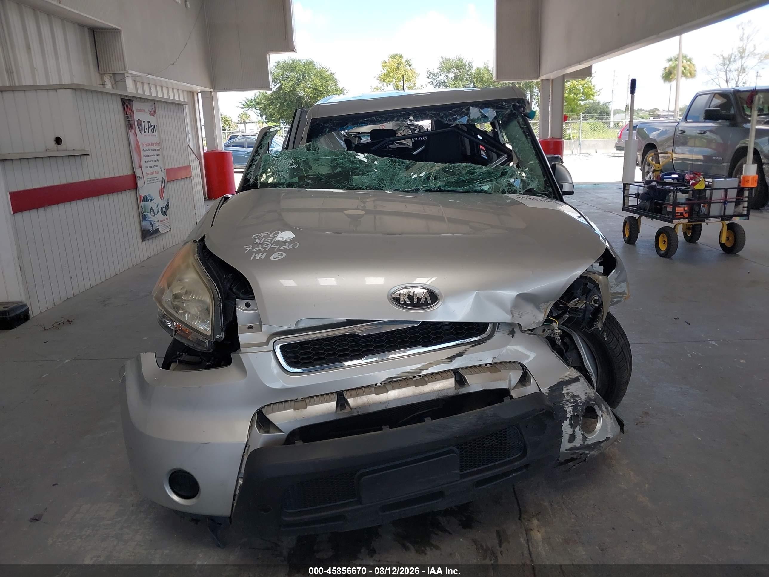 2010 Kia Soul + Серебряный vin: KNDJT2A27A7033173