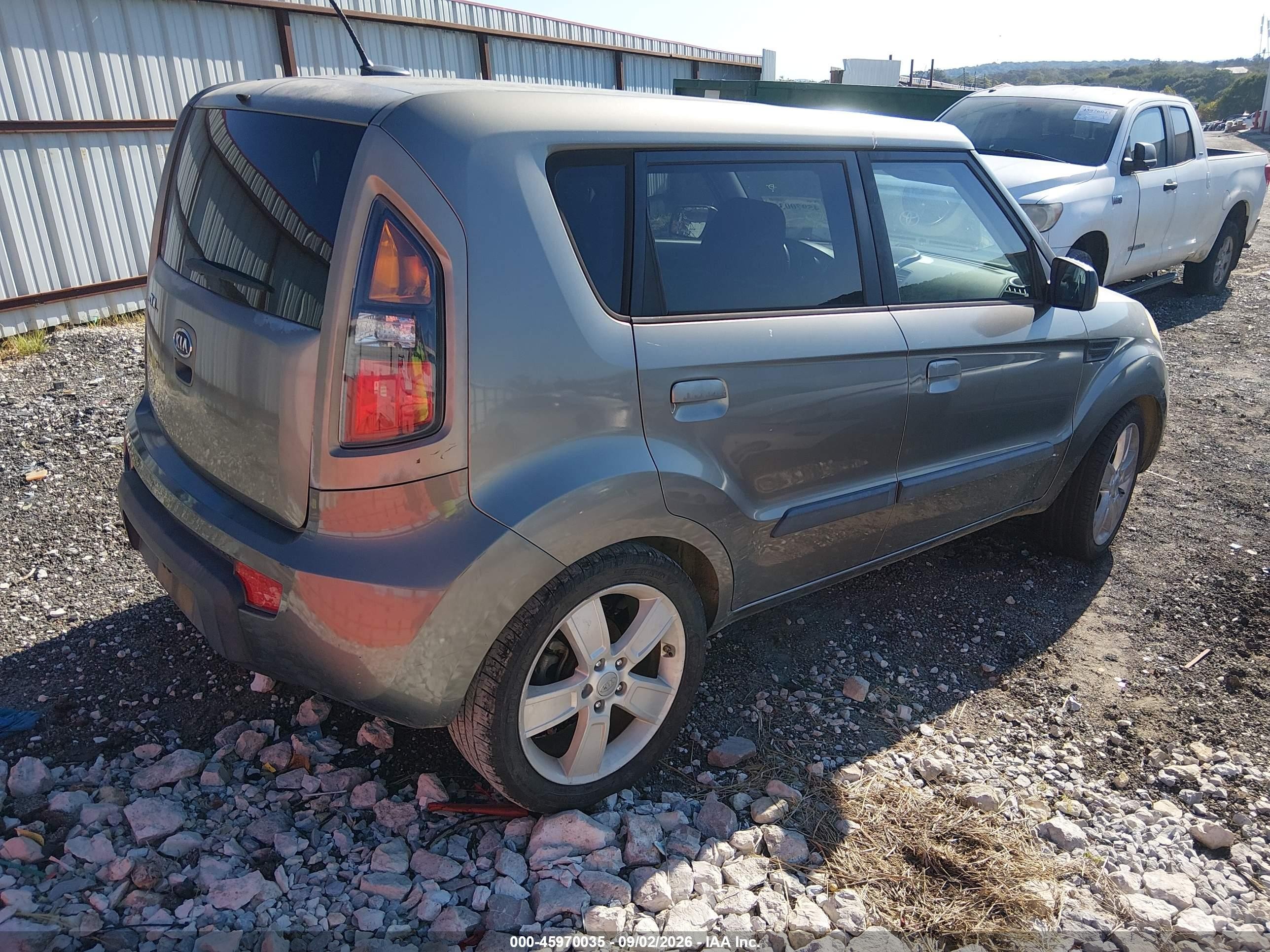 2010 Kia Soul ! Gray vin: KNDJT2A27A7097780