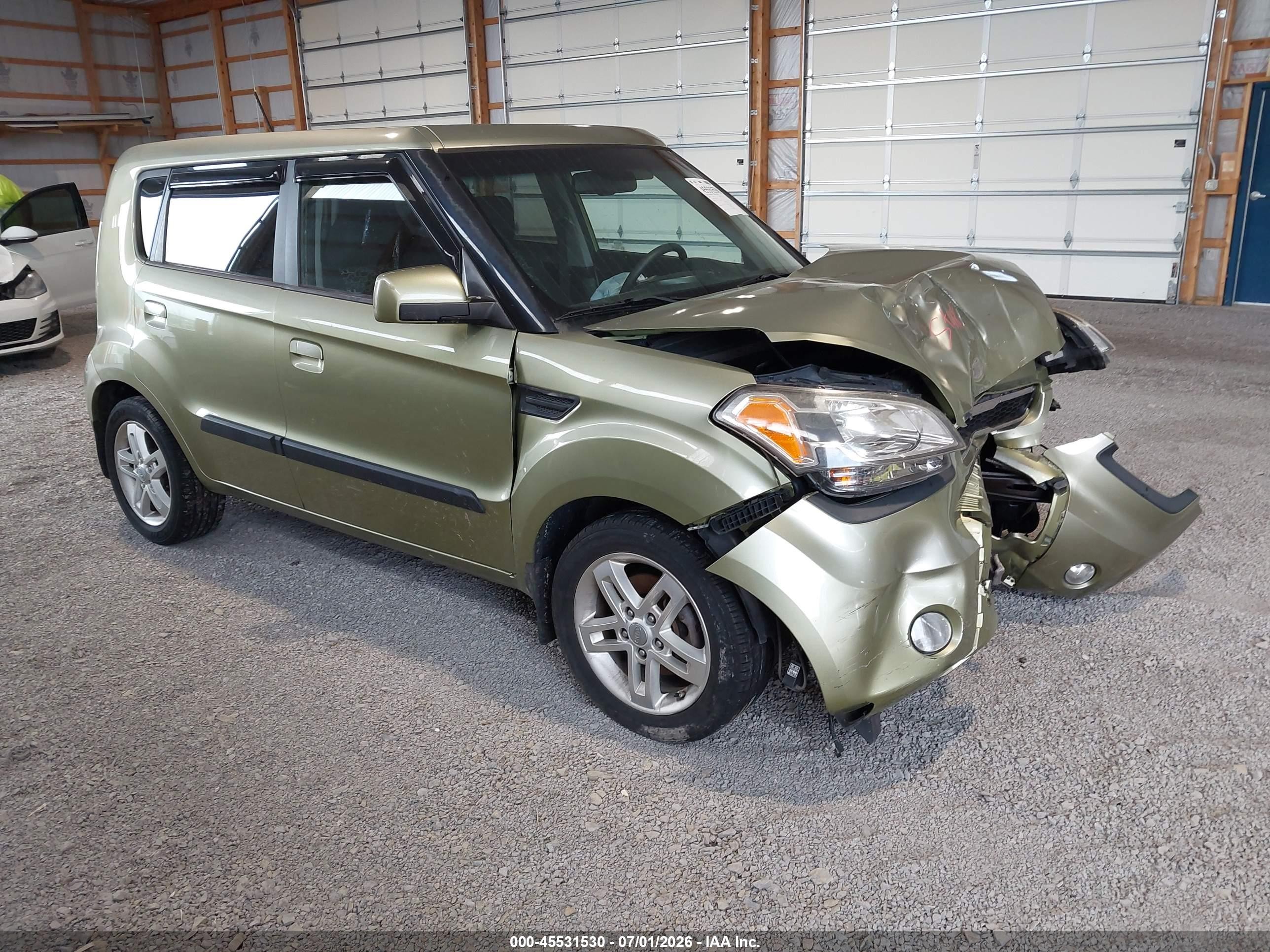 2010 Kia Soul + Green vin: KNDJT2A27A7170677