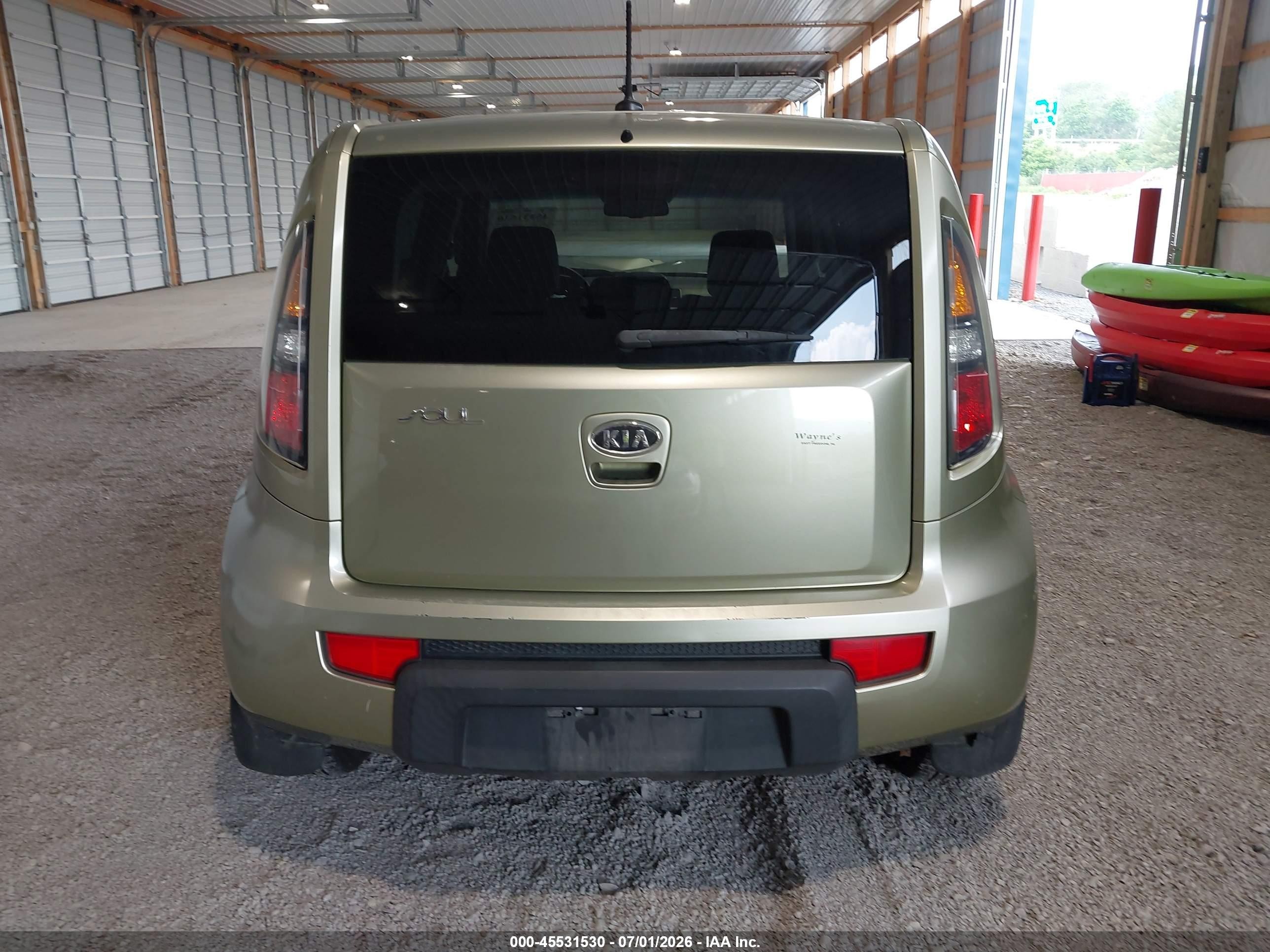 2010 Kia Soul + Green vin: KNDJT2A27A7170677