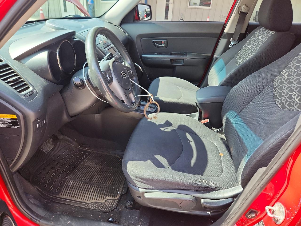 2010 Kia Soul Red vin: KNDJT2A27A7172235