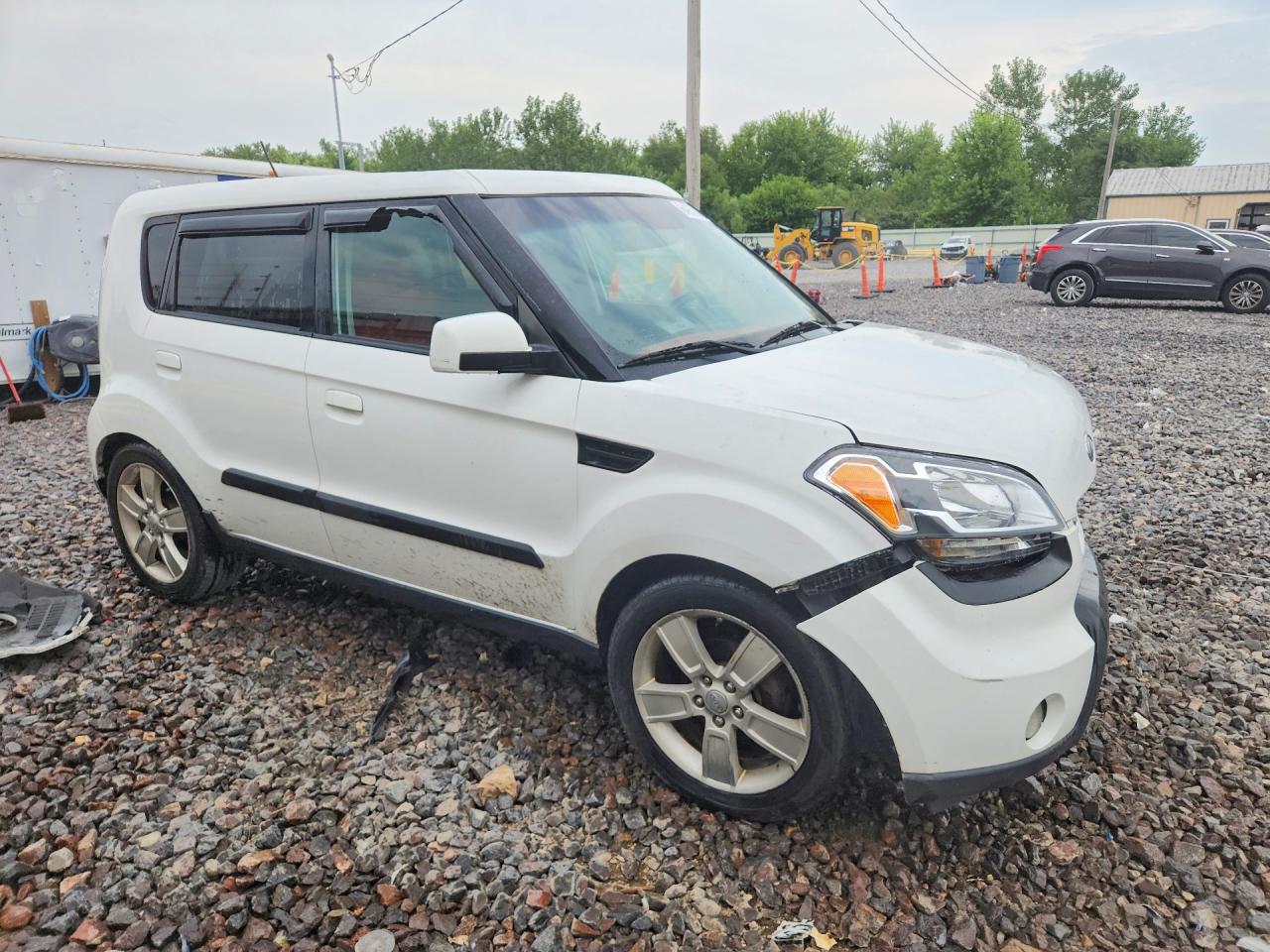 2010 Kia Soul + White vin: KNDJT2A27A7701179