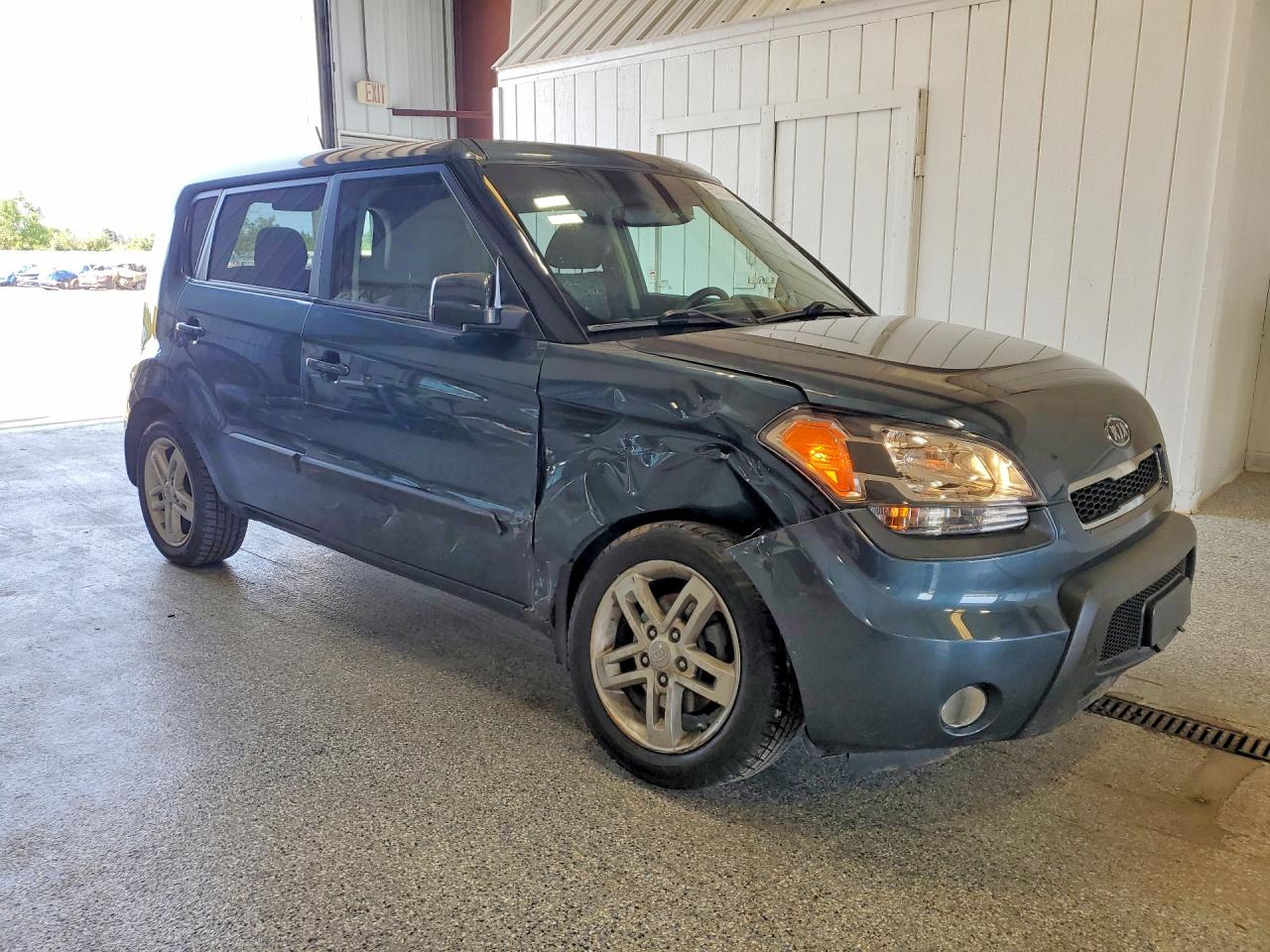 2011 Kia Soul + Blue vin: KNDJT2A27B7205865