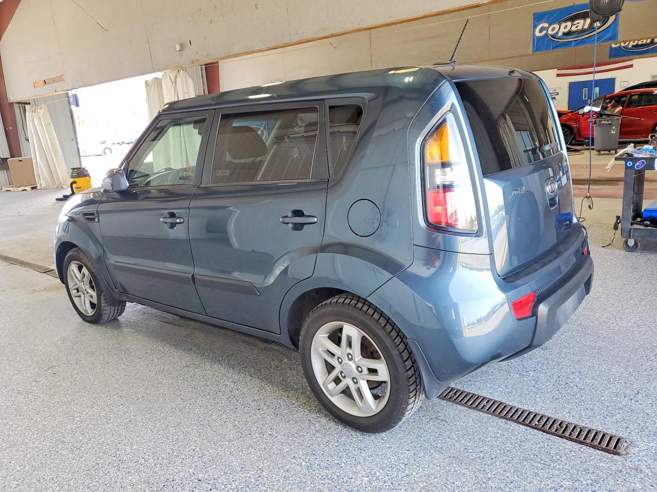 2011 Kia Soul + Blue vin: KNDJT2A27B7205865