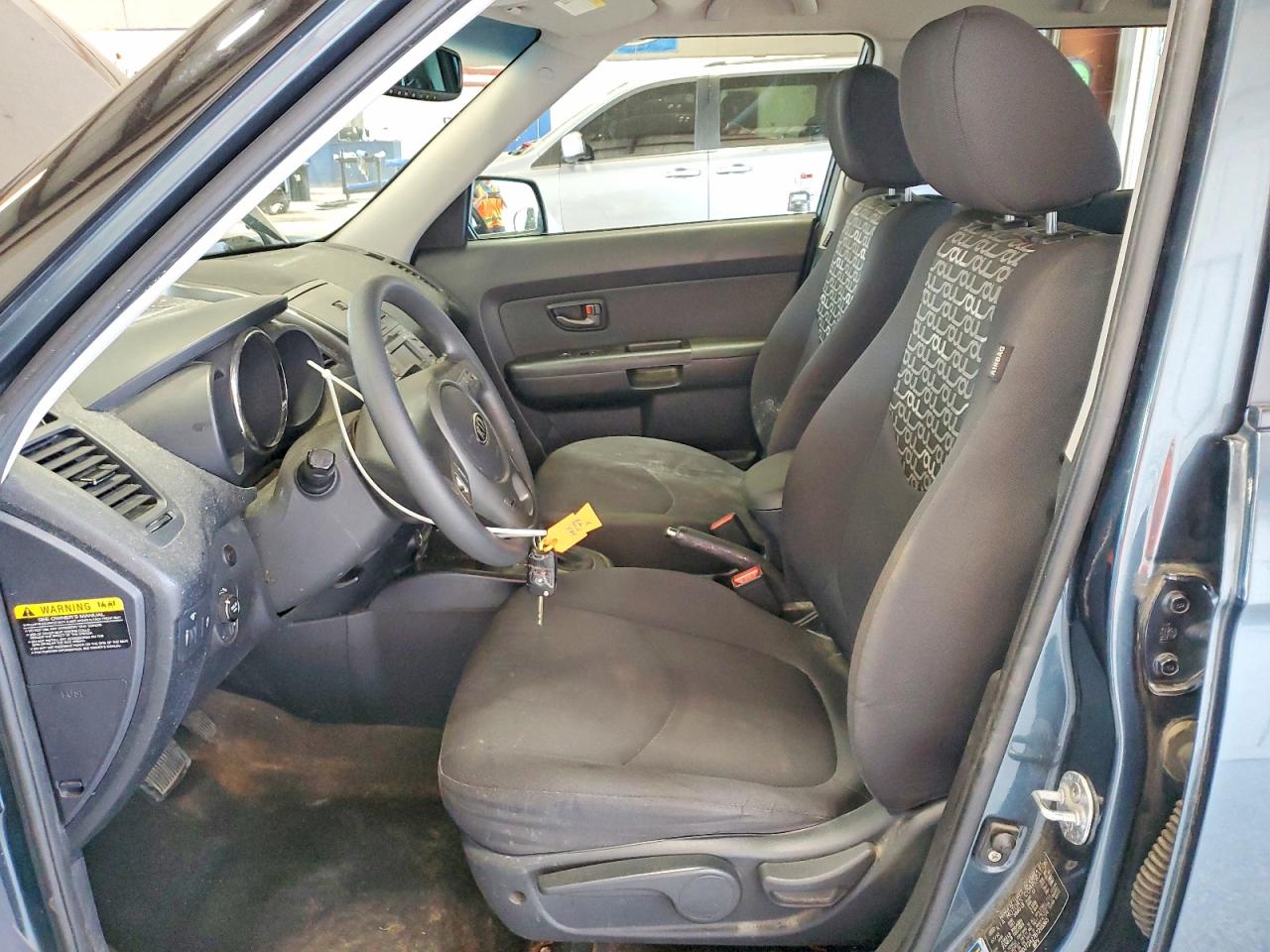 2011 Kia Soul + Blue vin: KNDJT2A27B7205865