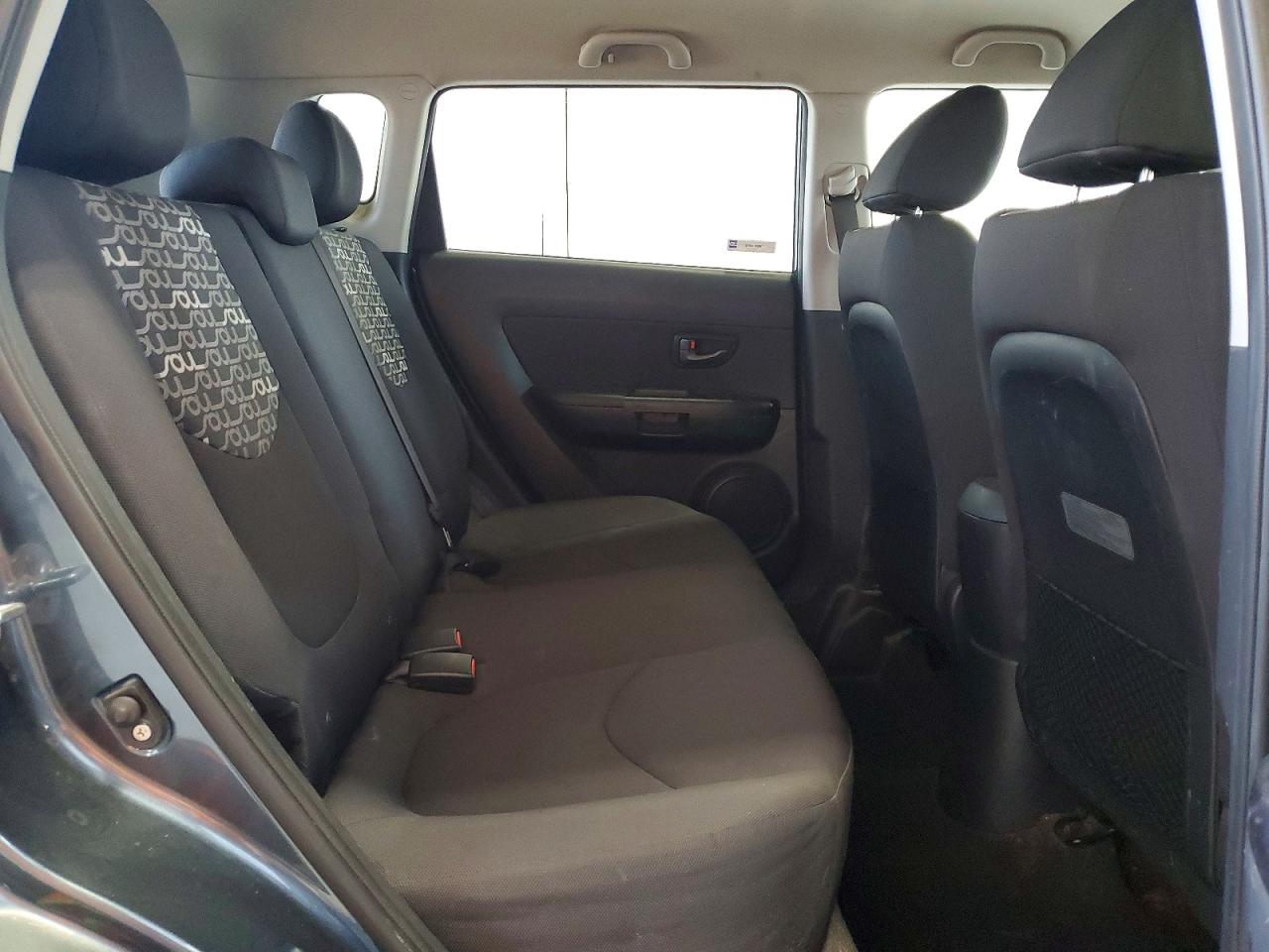 2011 Kia Soul + Blue vin: KNDJT2A27B7205865