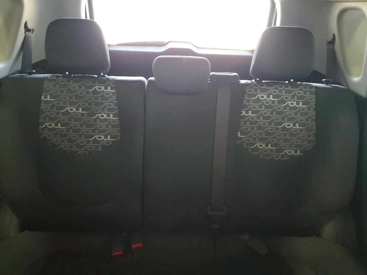 2011 Kia Soul + Blue vin: KNDJT2A27B7205865
