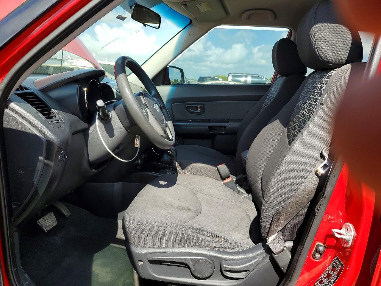 2011 Kia Soul + Красный vin: KNDJT2A27B7259330