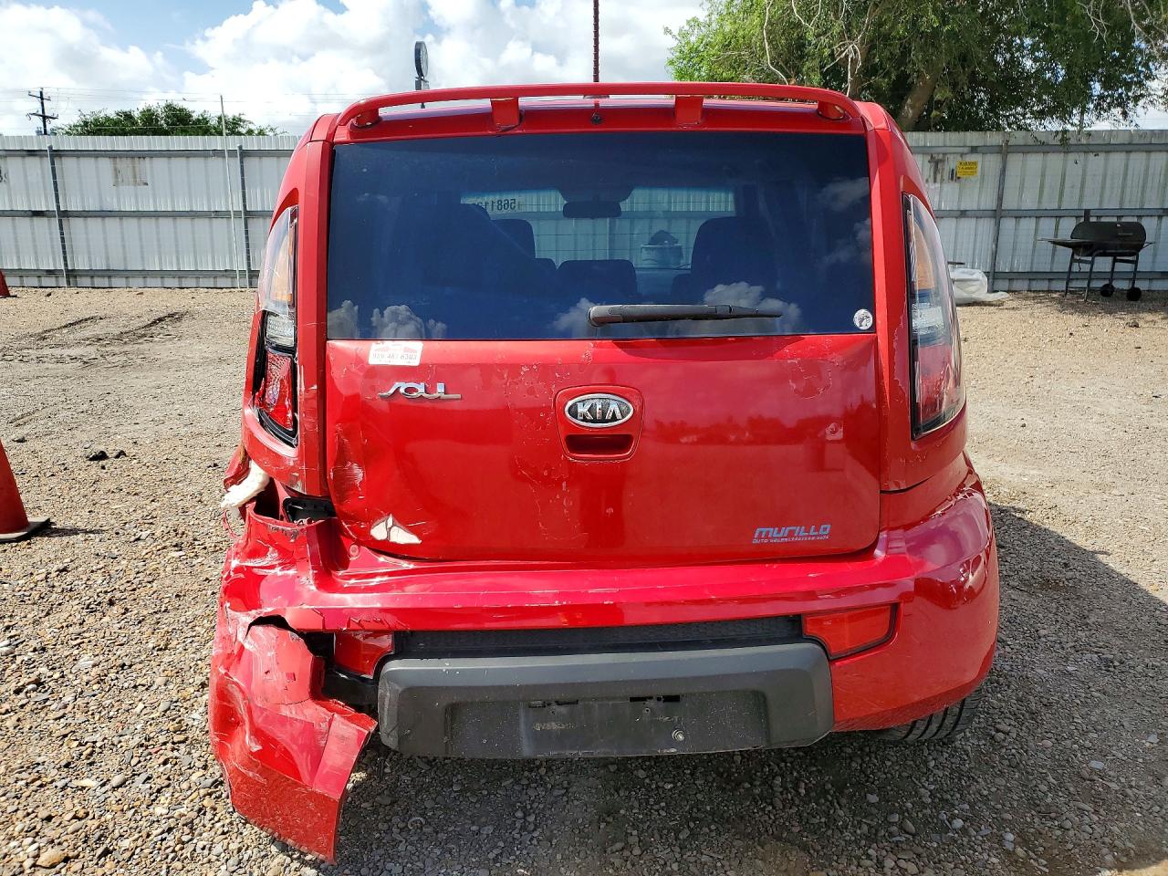 2011 Kia Soul + Красный vin: KNDJT2A27B7259330