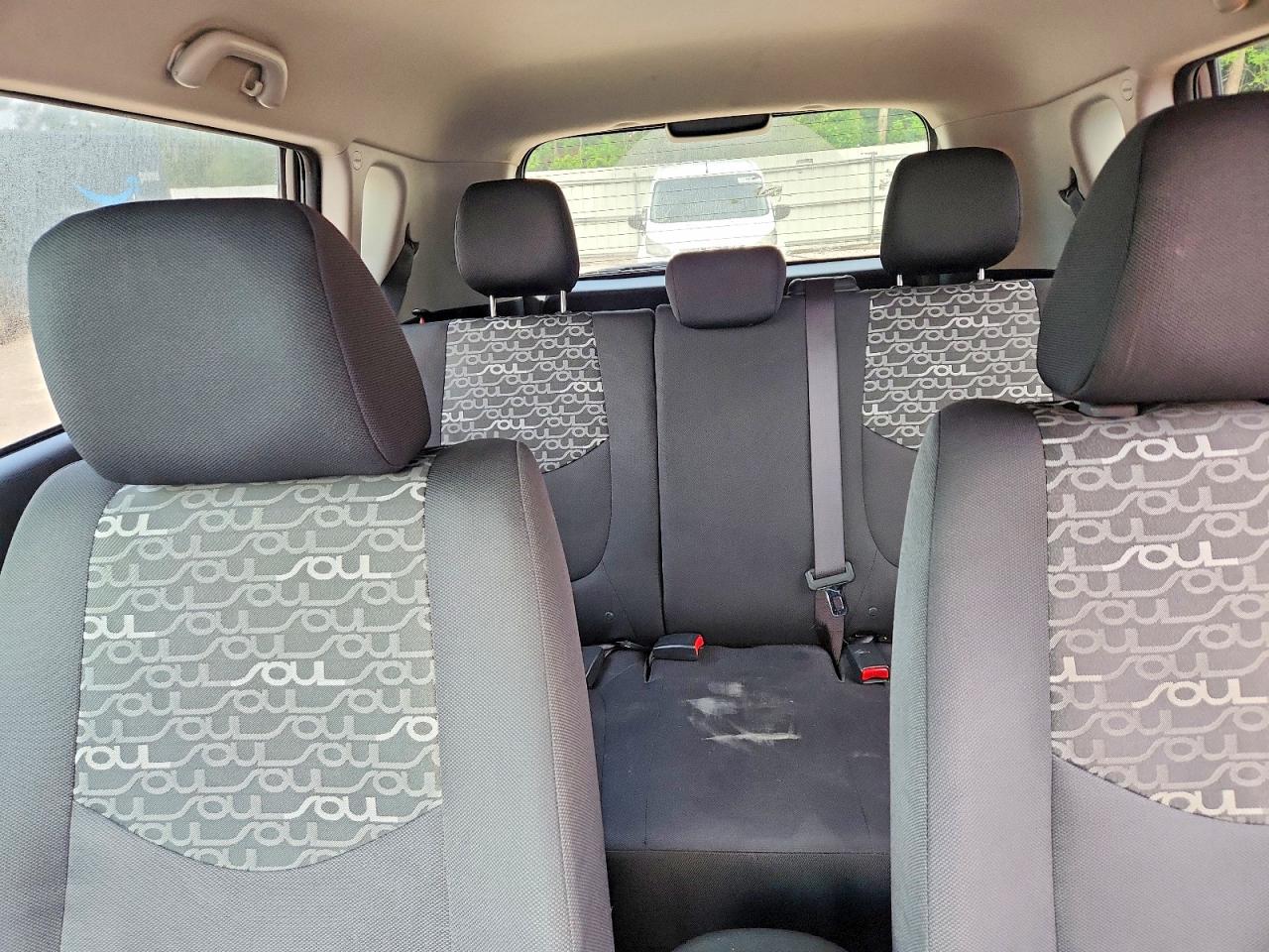 2011 Kia Soul + Gray vin: KNDJT2A27B7259943
