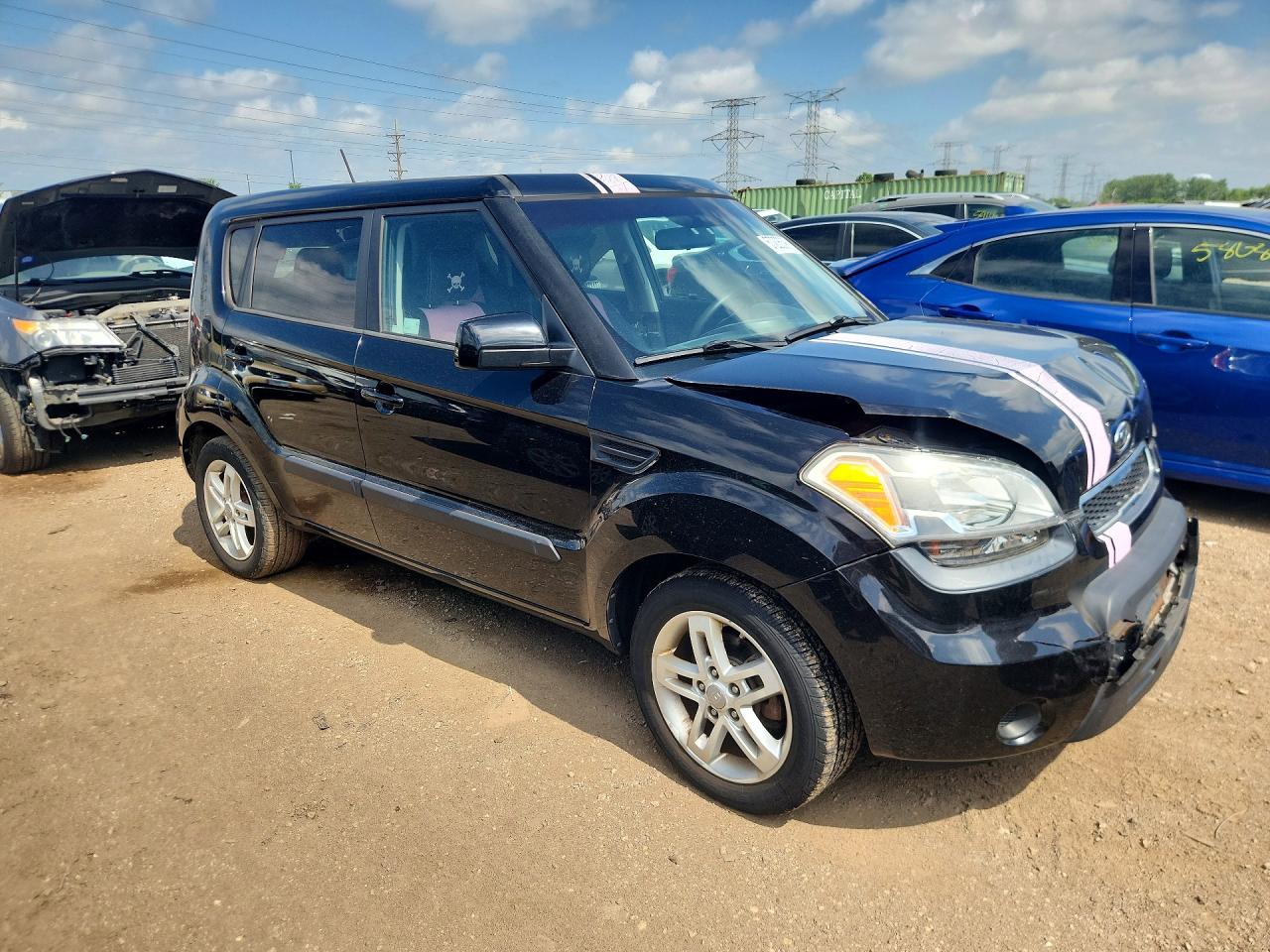 2011 Kia Soul + Black vin: KNDJT2A27B7283255