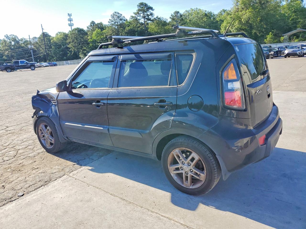 2011 Kia Soul + Black vin: KNDJT2A27B7287015