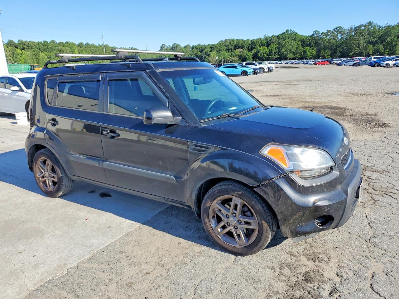 2011 Kia Soul + Black vin: KNDJT2A27B7287015