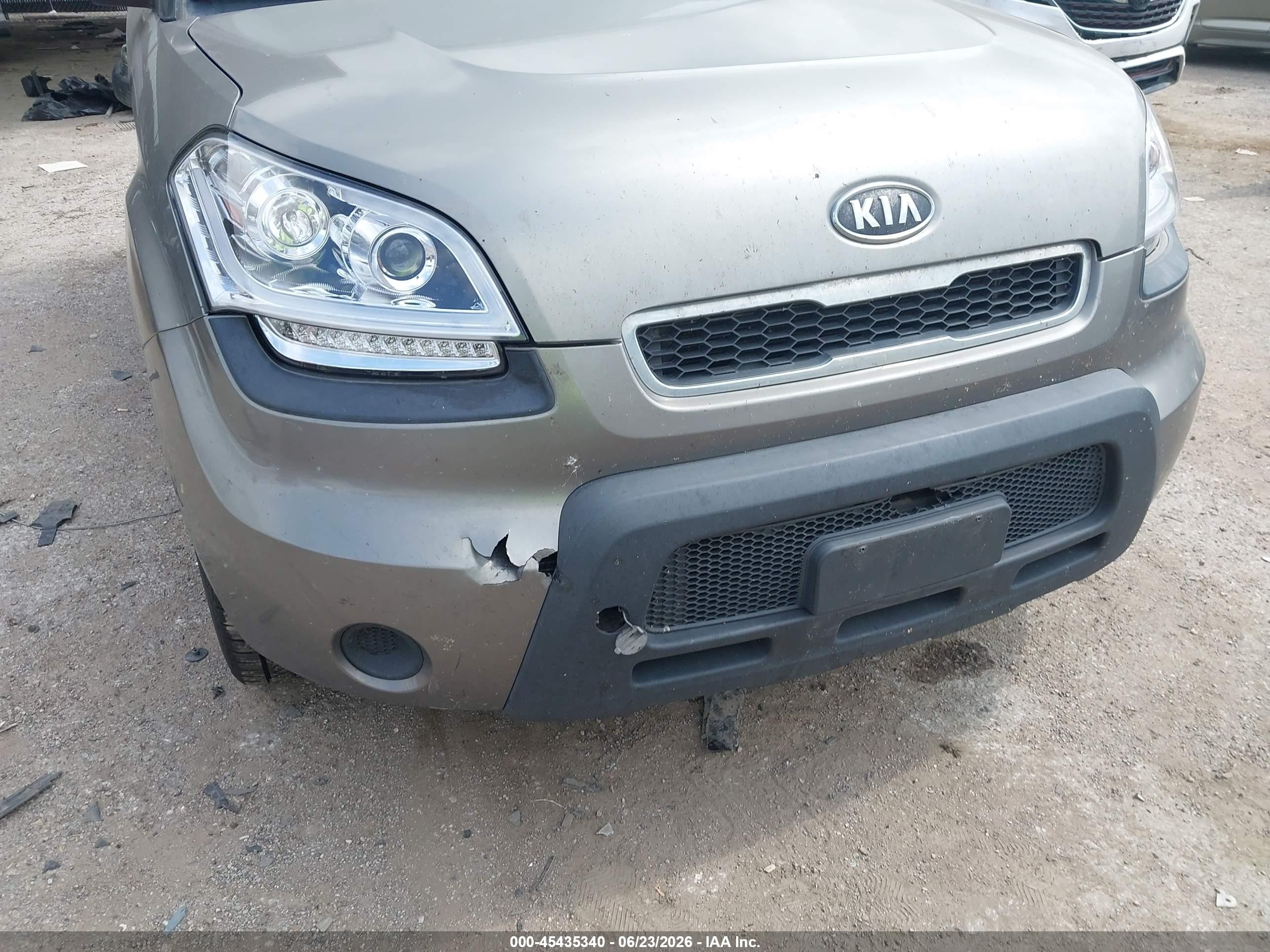 2011 Kia Soul + Gray vin: KNDJT2A27B7297477