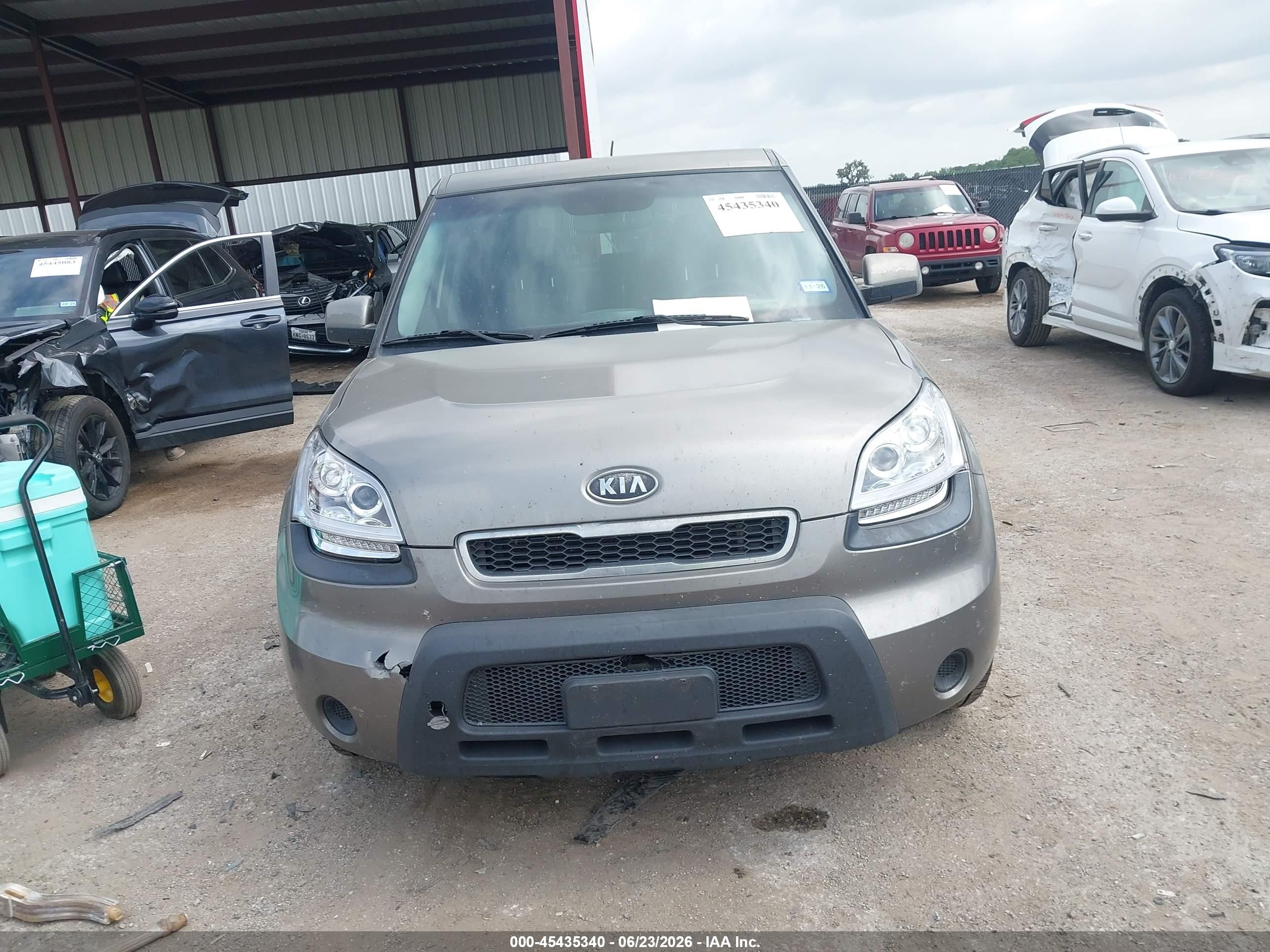 2011 Kia Soul + Gray vin: KNDJT2A27B7297477