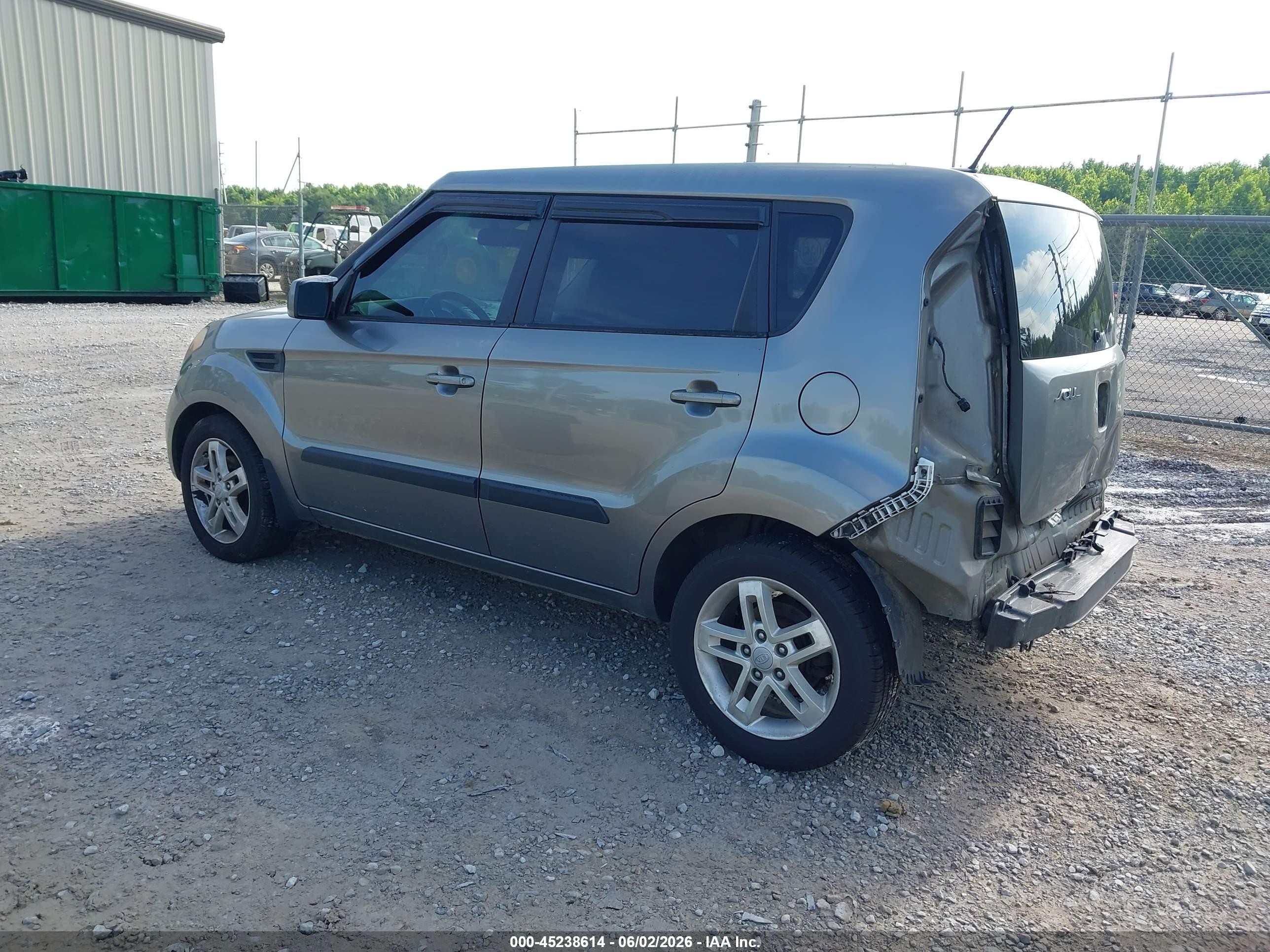 2011 Kia Soul + Gray vin: KNDJT2A27B7340540