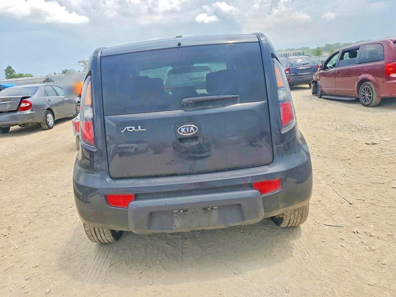 2011 Kia Soul ! Black vin: KNDJT2A27B7709722