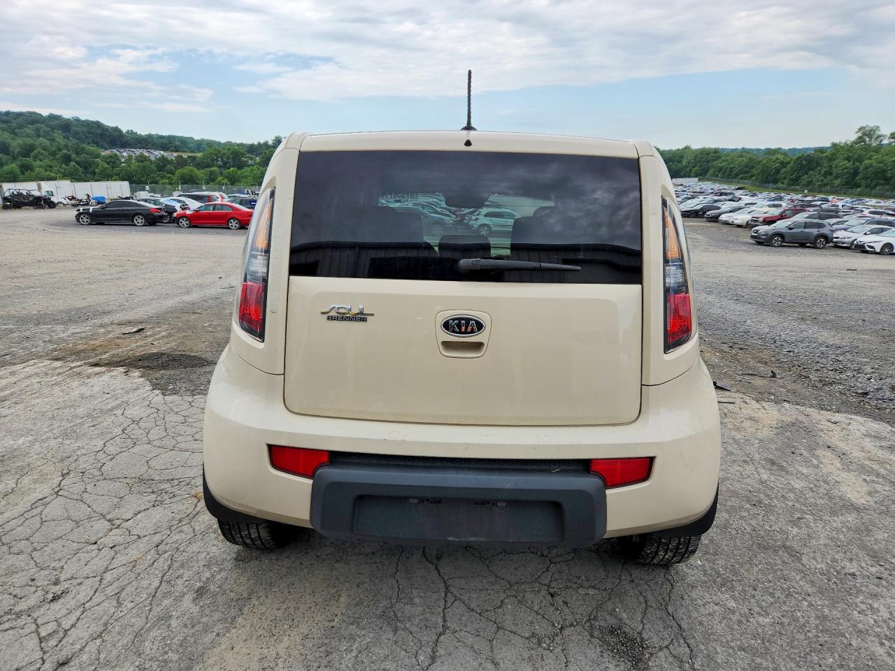 2011 Kia Soul ! Бежевый vin: KNDJT2A27B7713561