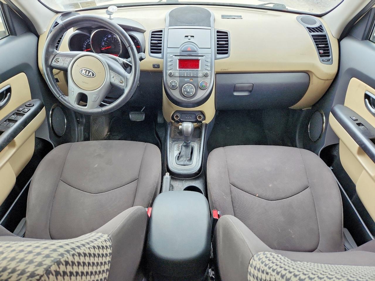 2011 Kia Soul ! Бежевый vin: KNDJT2A27B7713561