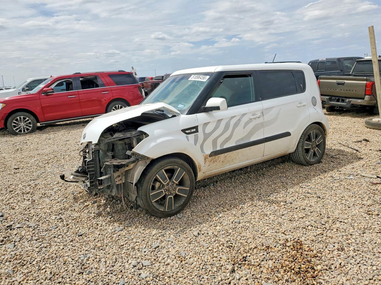2011 Kia Soul + White vin: KNDJT2A27B7727119