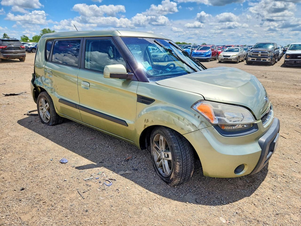 2010 Kia Soul + Зеленый vin: KNDJT2A28A7083063