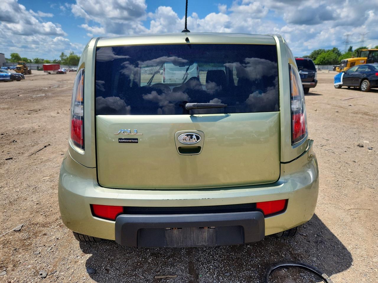 2010 Kia Soul + Зеленый vin: KNDJT2A28A7083063