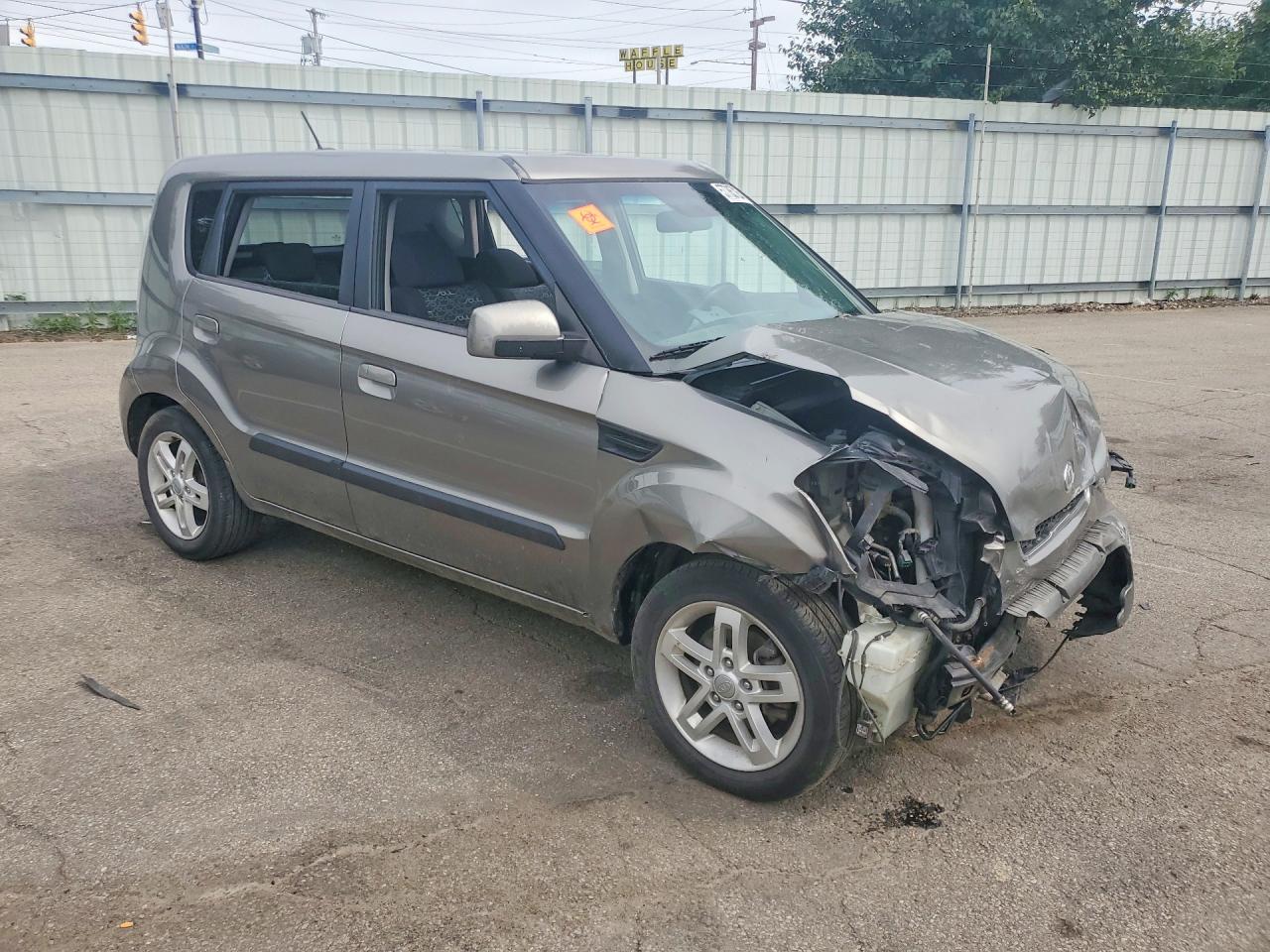 2010 Kia Soul + Серый vin: KNDJT2A28A7108396
