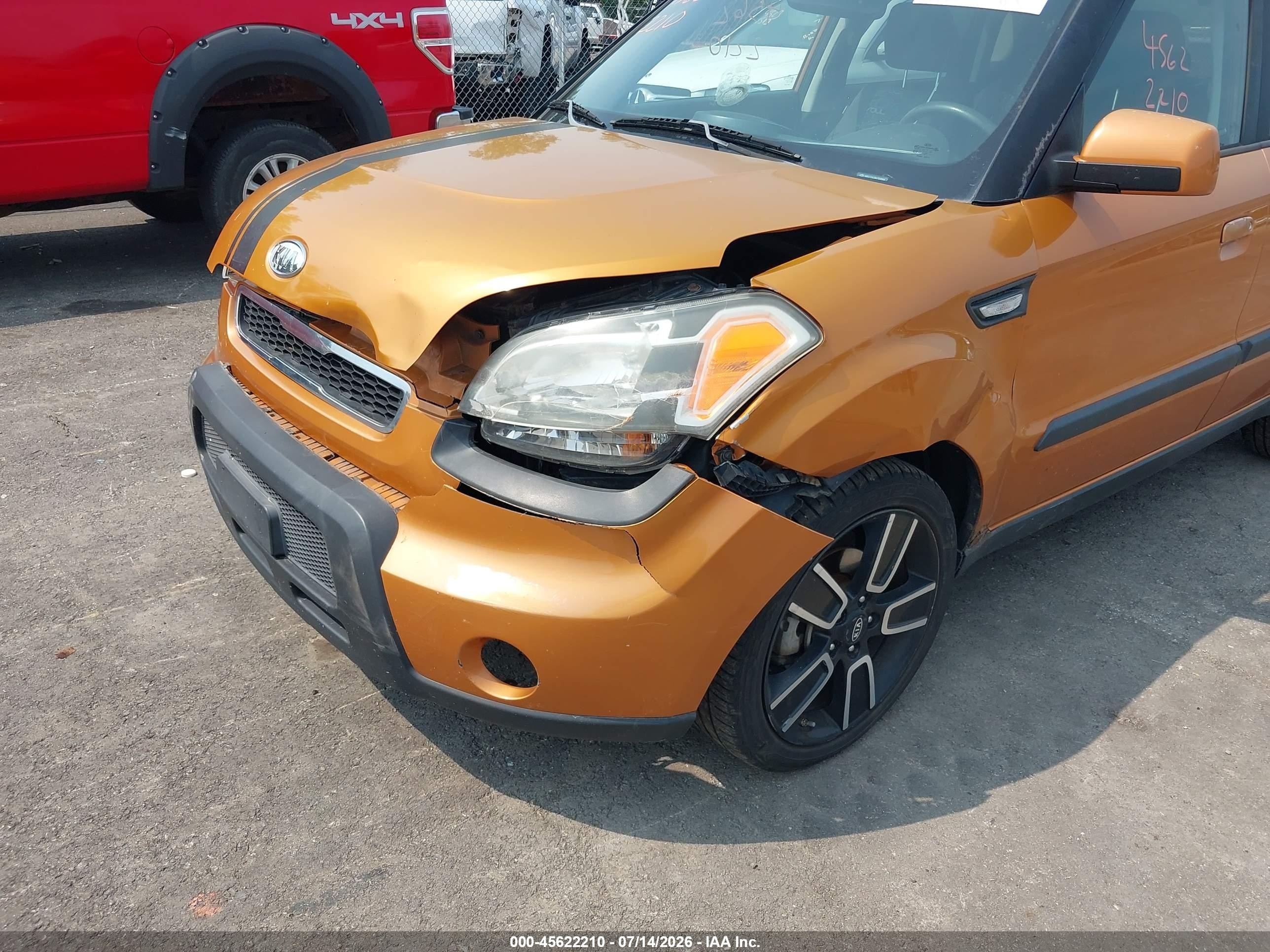 2010 Kia Soul + Orange vin: KNDJT2A28A7108866