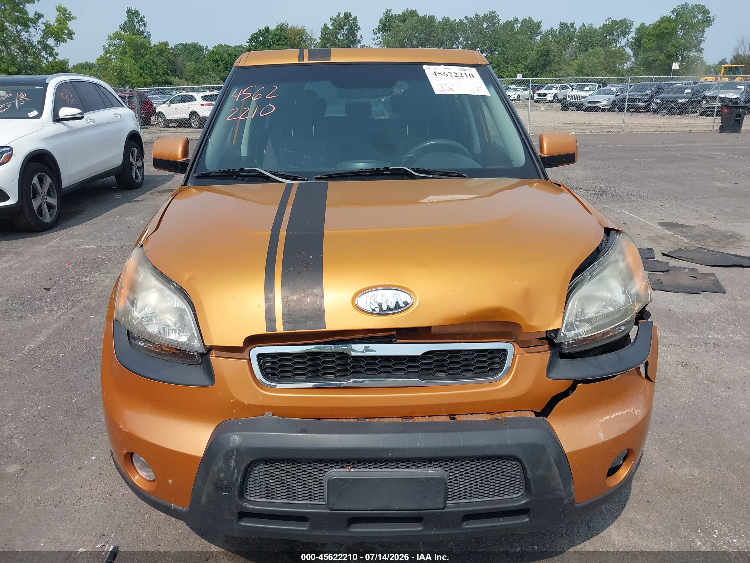 2010 Kia Soul + Orange vin: KNDJT2A28A7108866