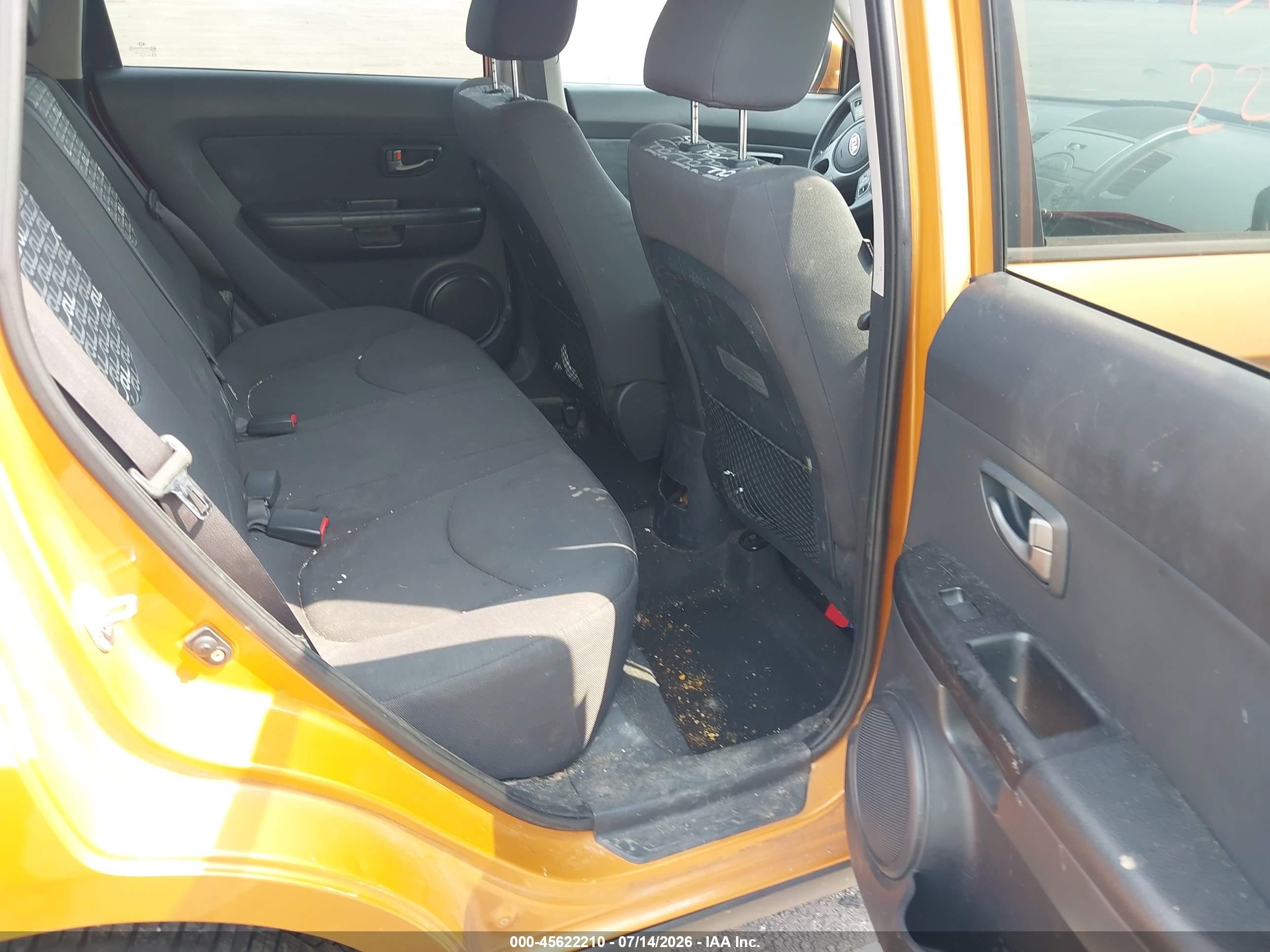 2010 Kia Soul + Orange vin: KNDJT2A28A7108866