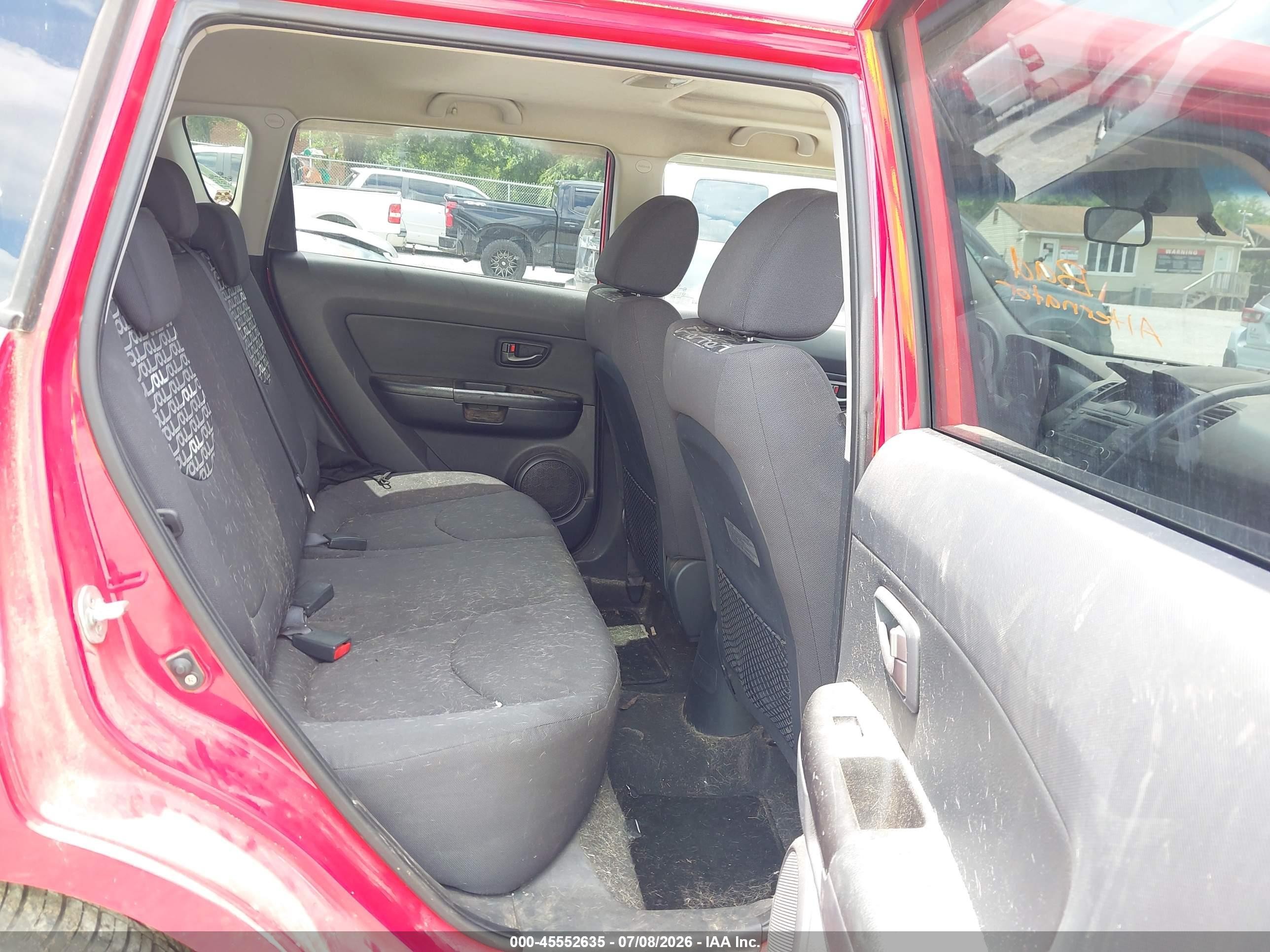 2010 Kia Soul + Red vin: KNDJT2A28A7112447