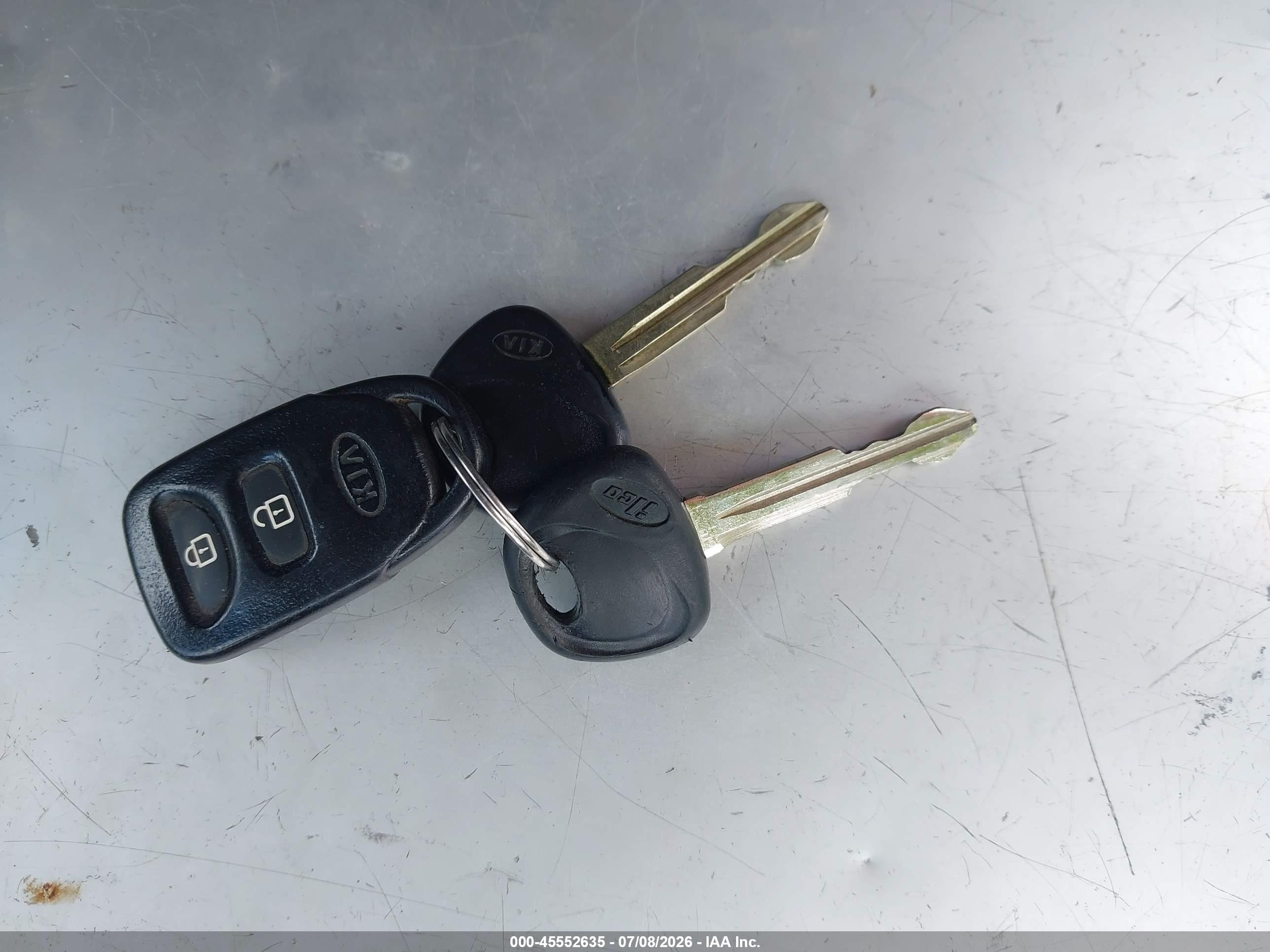2010 Kia Soul + Red vin: KNDJT2A28A7112447