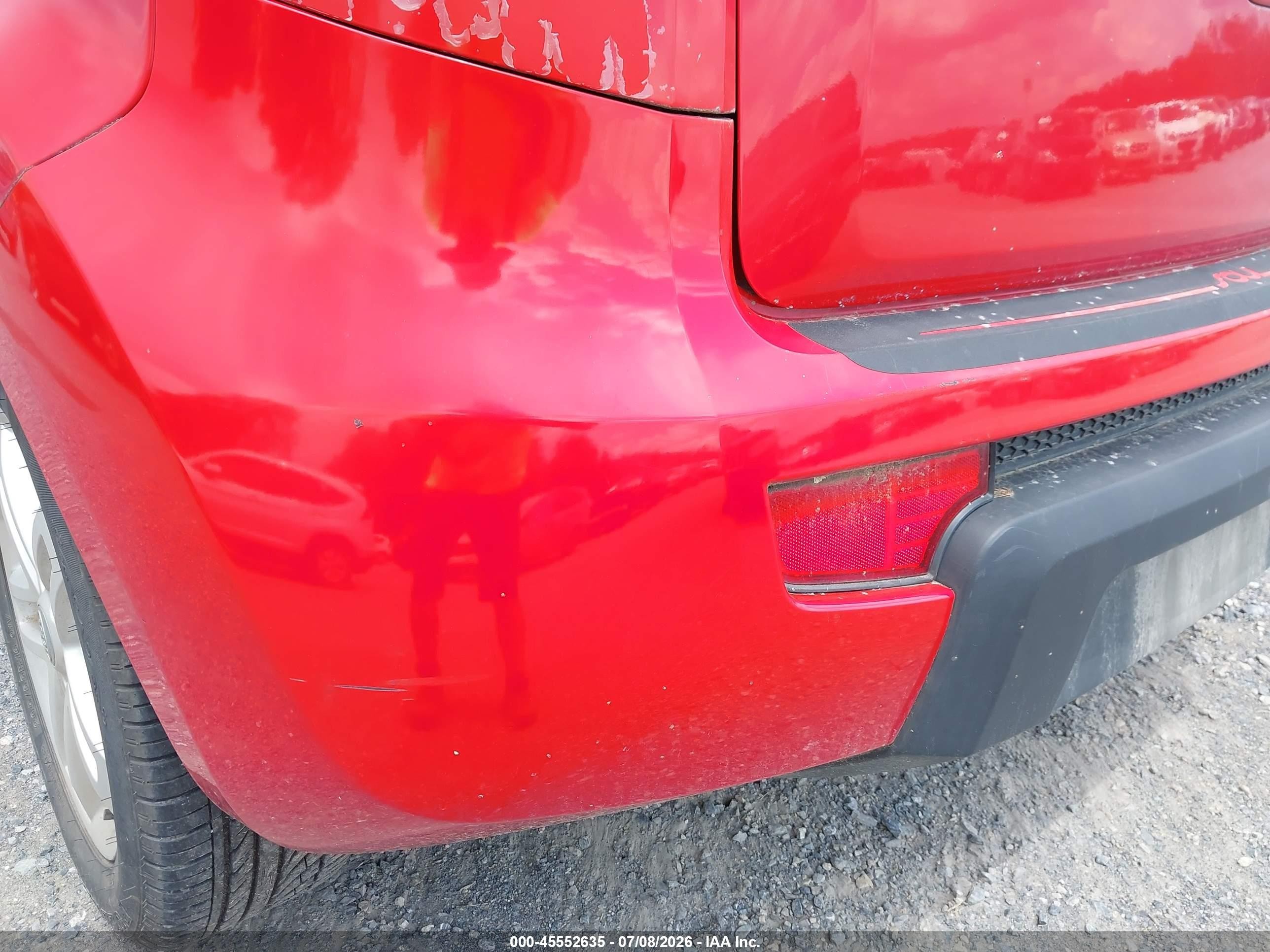 2010 Kia Soul + Red vin: KNDJT2A28A7112447