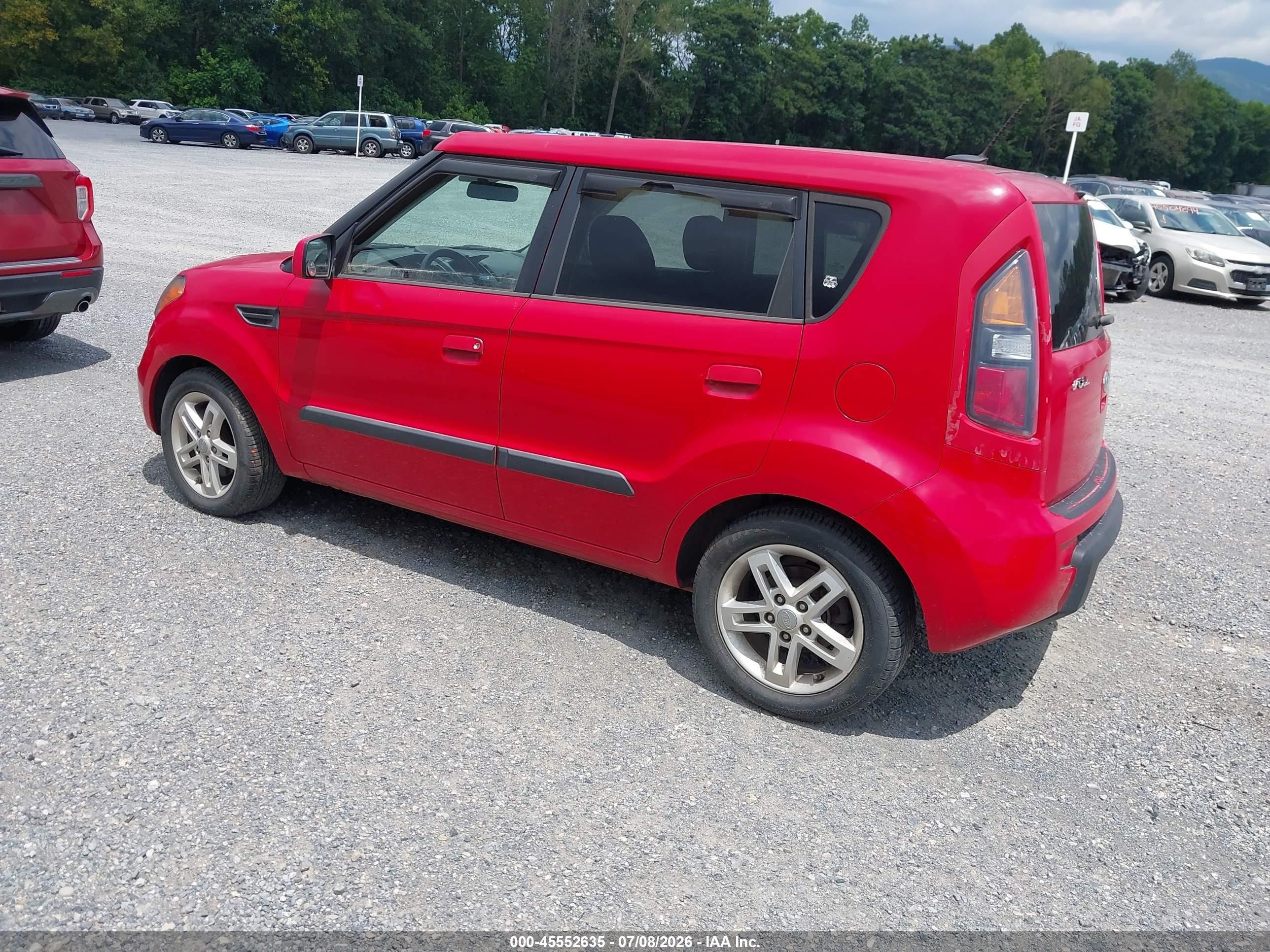 2010 Kia Soul + Red vin: KNDJT2A28A7112447