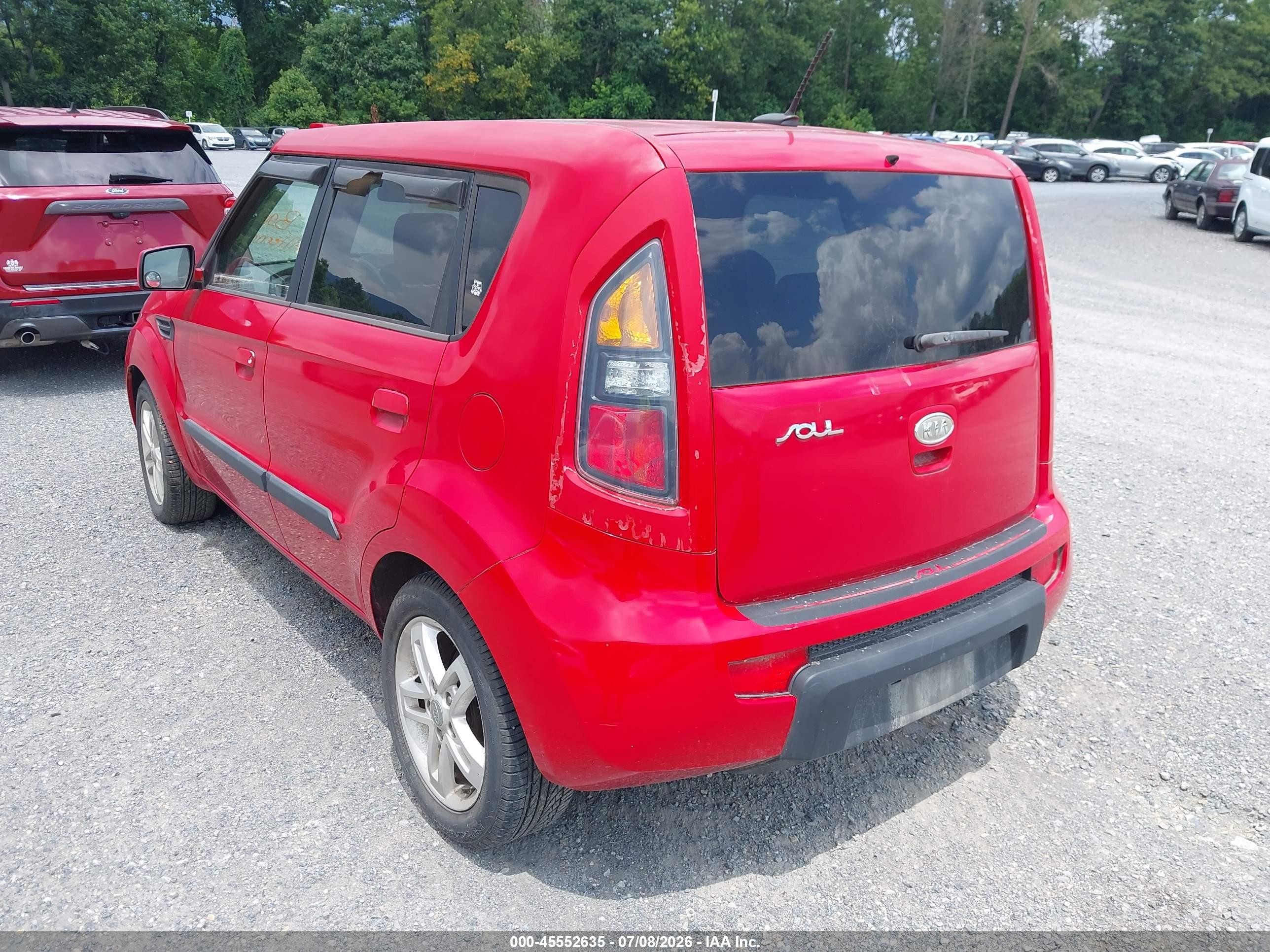 2010 Kia Soul + Red vin: KNDJT2A28A7112447