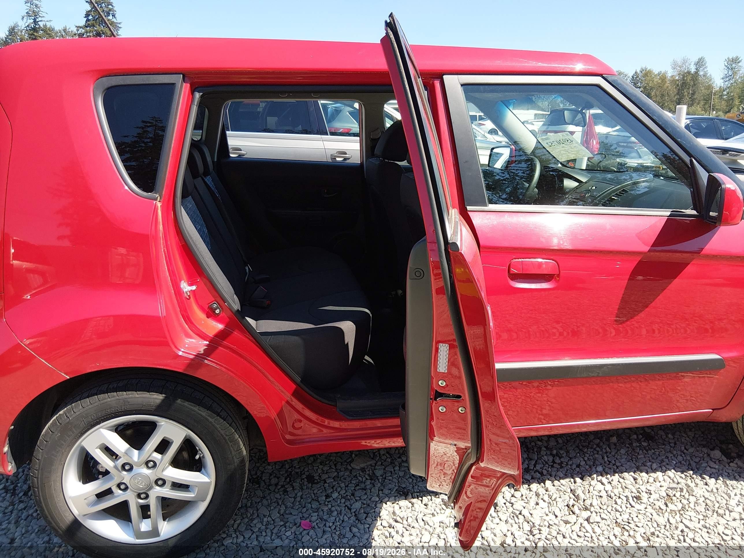 2010 Kia Soul + Red vin: KNDJT2A28A7146159
