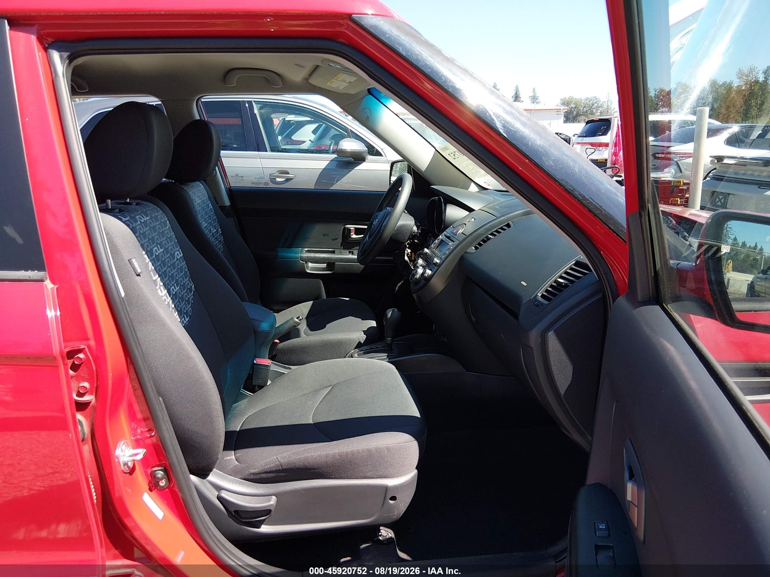 2010 Kia Soul + Red vin: KNDJT2A28A7146159