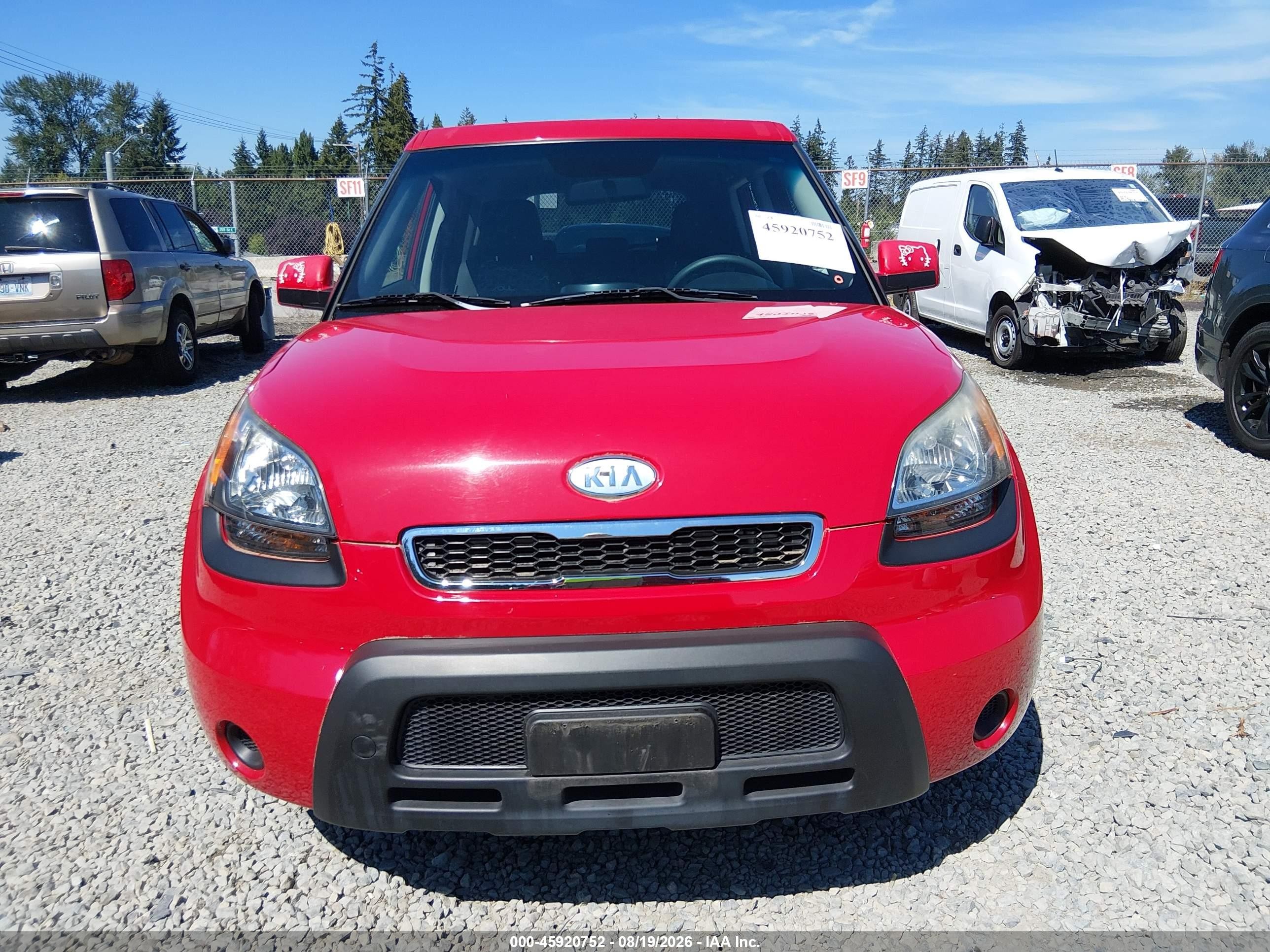 2010 Kia Soul + Red vin: KNDJT2A28A7146159